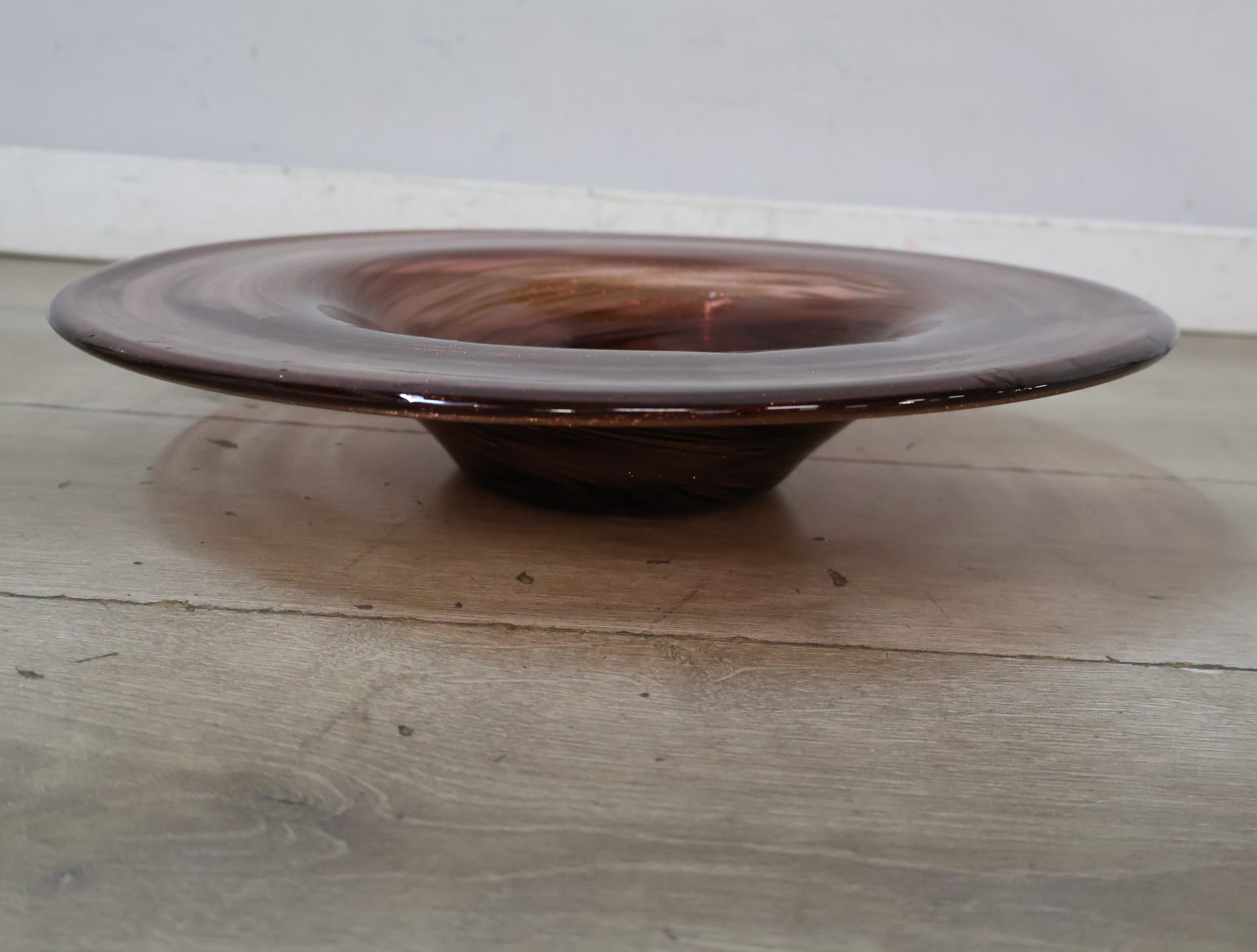 Donkerroze glazen schaal – foto 4 – kavel bij GSD Auctions, Zoeterwoude