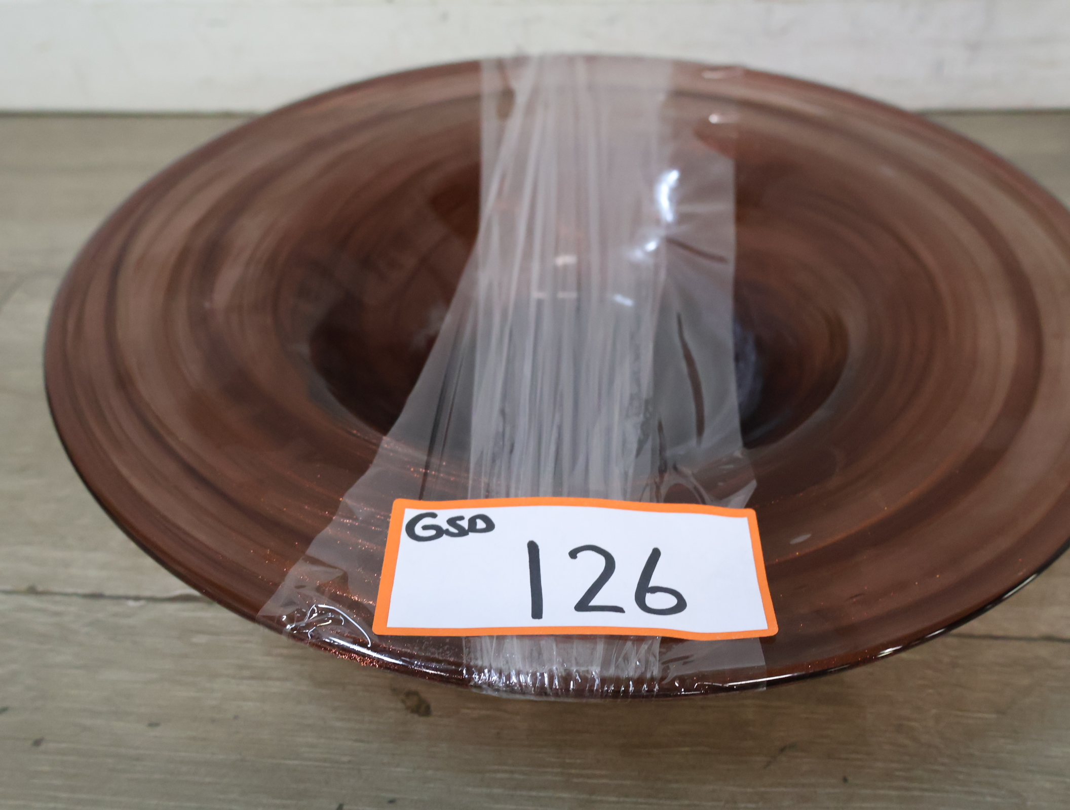 Donkerroze glazen schaal – foto 19 – kavel bij GSD Auctions, Zoeterwoude