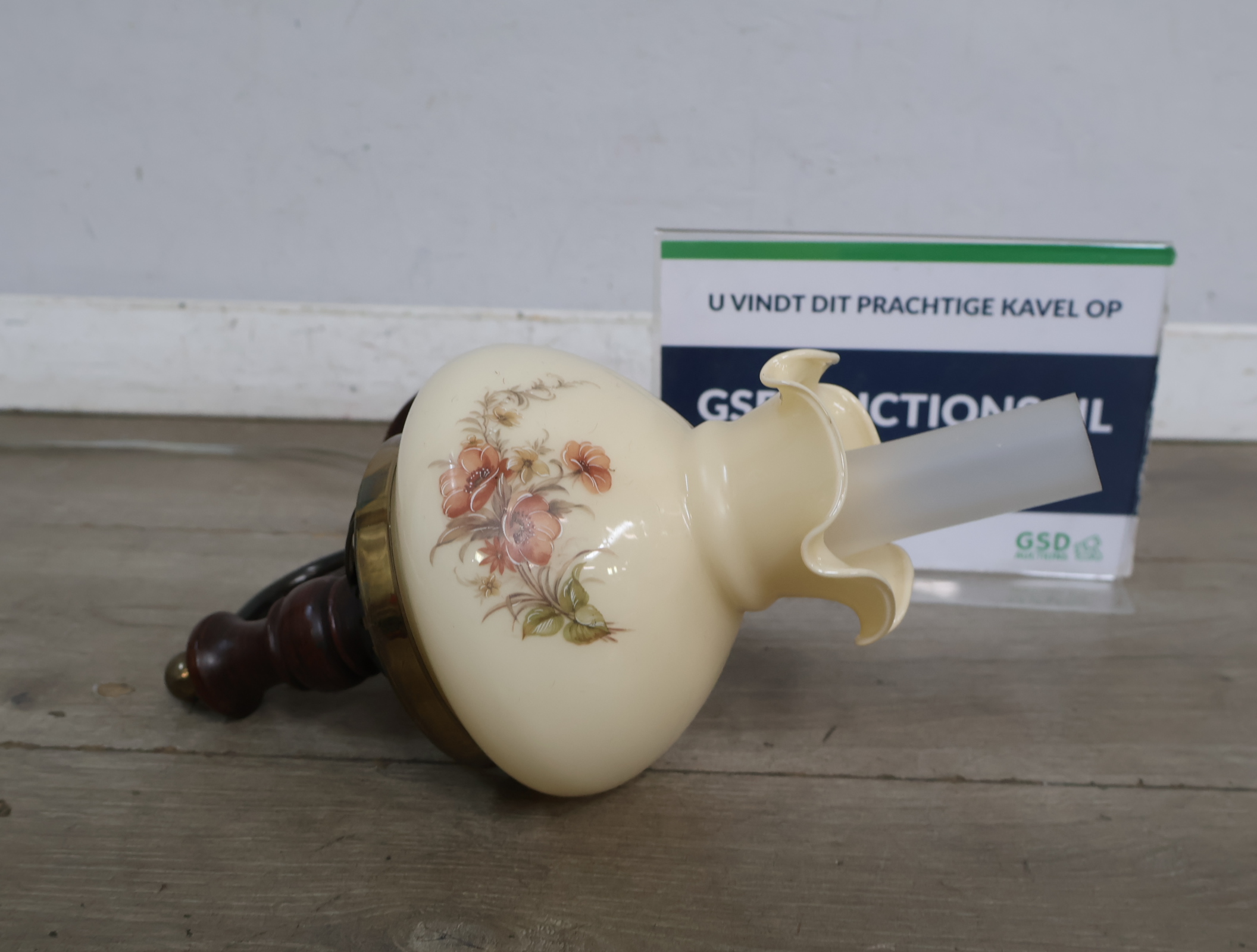 Vintage wandlamp met bloemenmotief – kavel bij GSD Auctions, Zoeterwoude