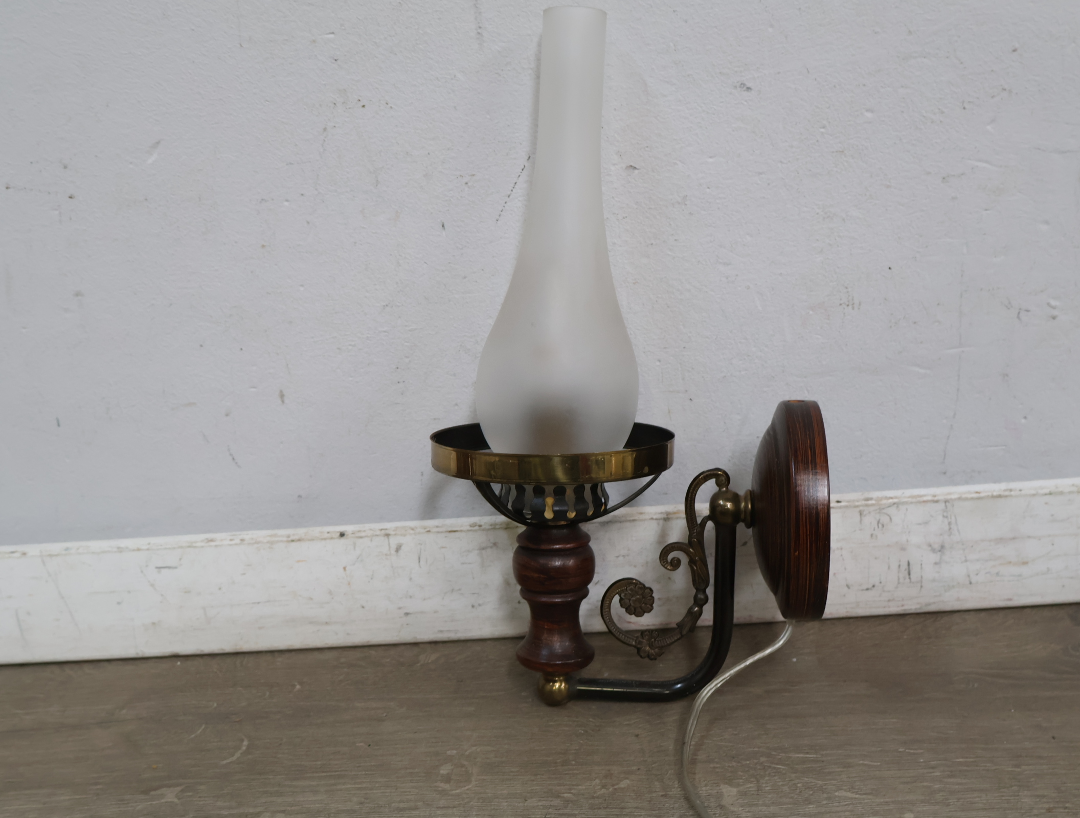 Vintage wandlamp met bloemenmotief – foto 10 – kavel bij GSD Auctions, Zoeterwoude