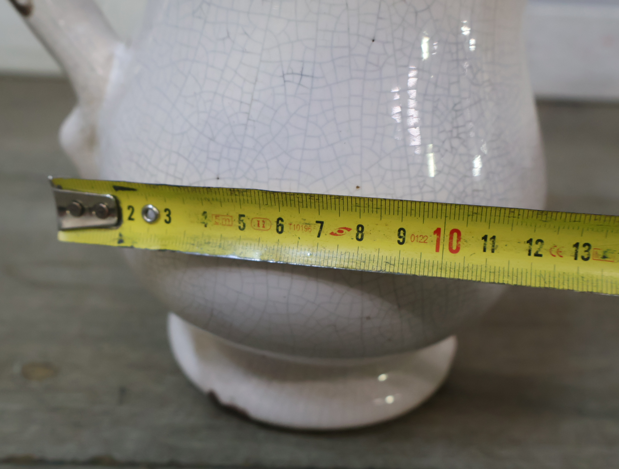 Brocante witte keramische kannen – foto 15 – kavel bij GSD Auctions, Zoeterwoude