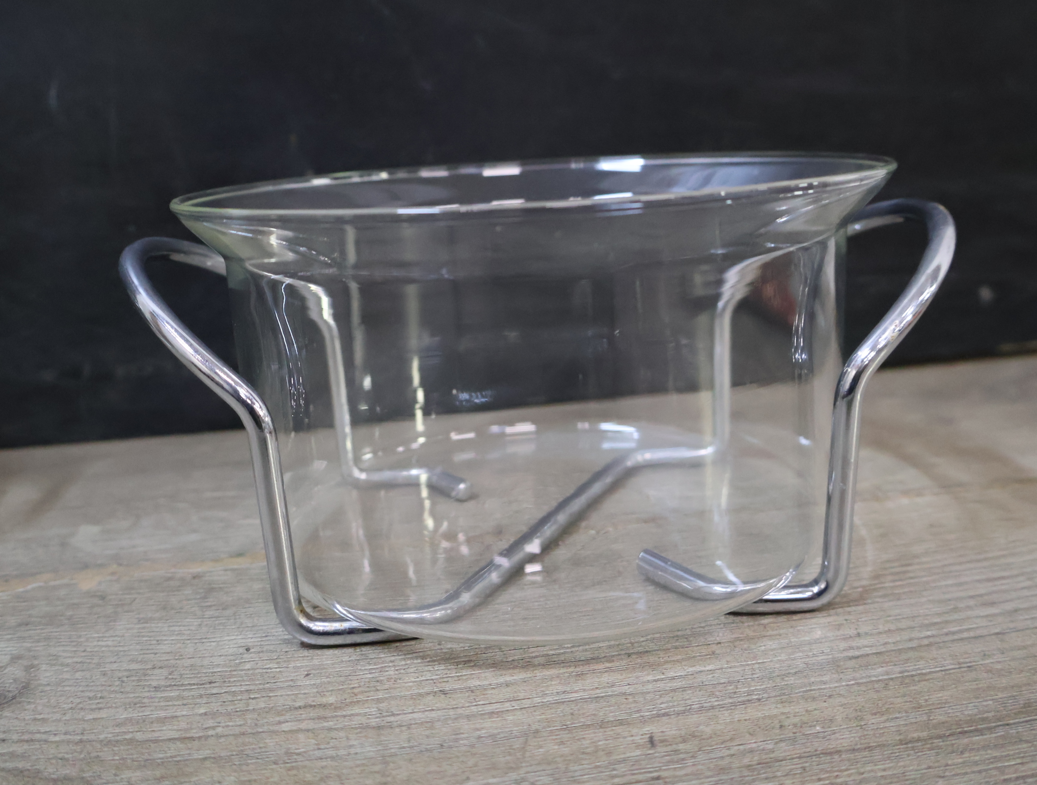 Set van drie glazen schalen in metalen houders – foto 9 – kavel bij GSD Auctions, Zoeterwoude