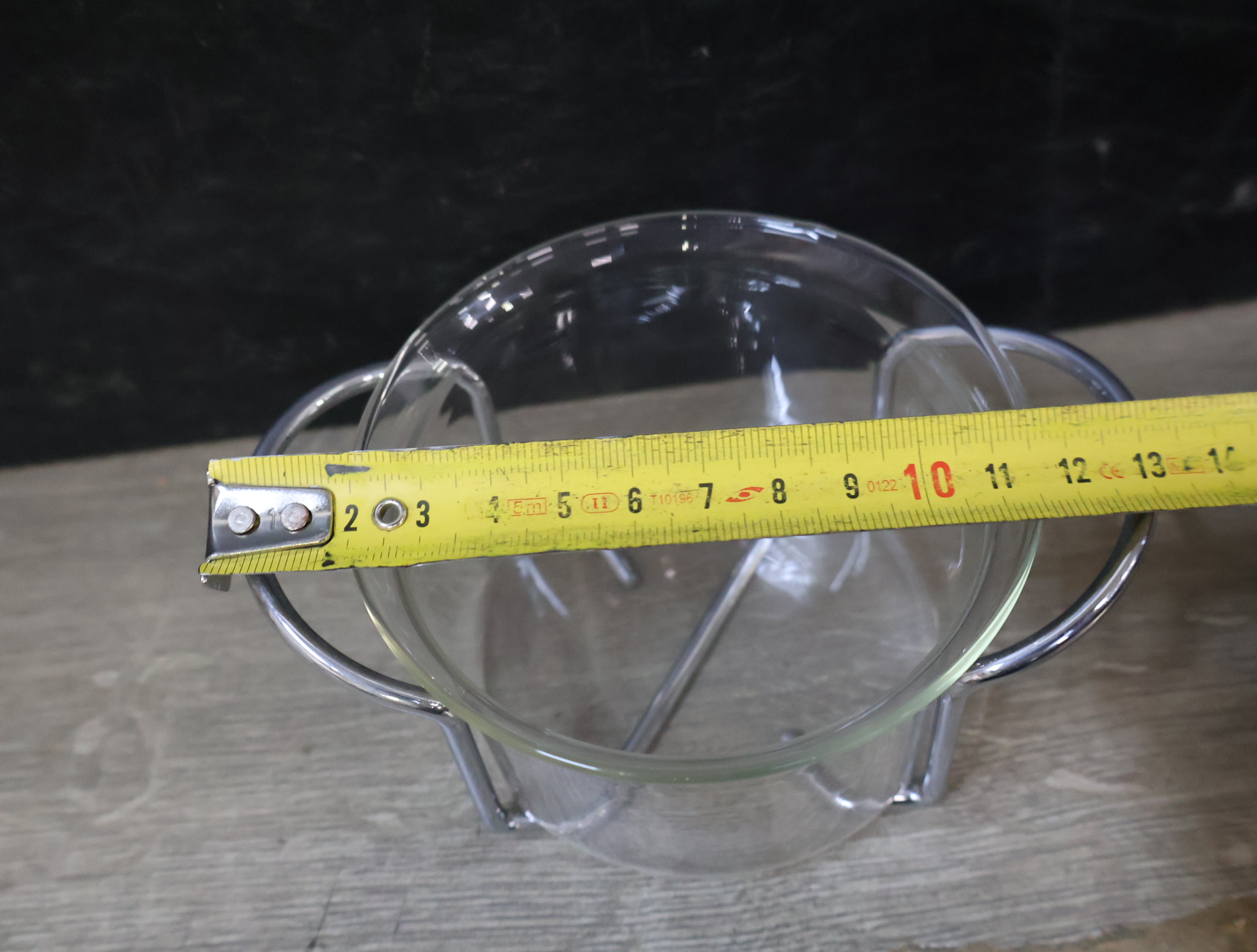 Set van drie glazen schalen in metalen houders – foto 11 – kavel bij GSD Auctions, Zoeterwoude