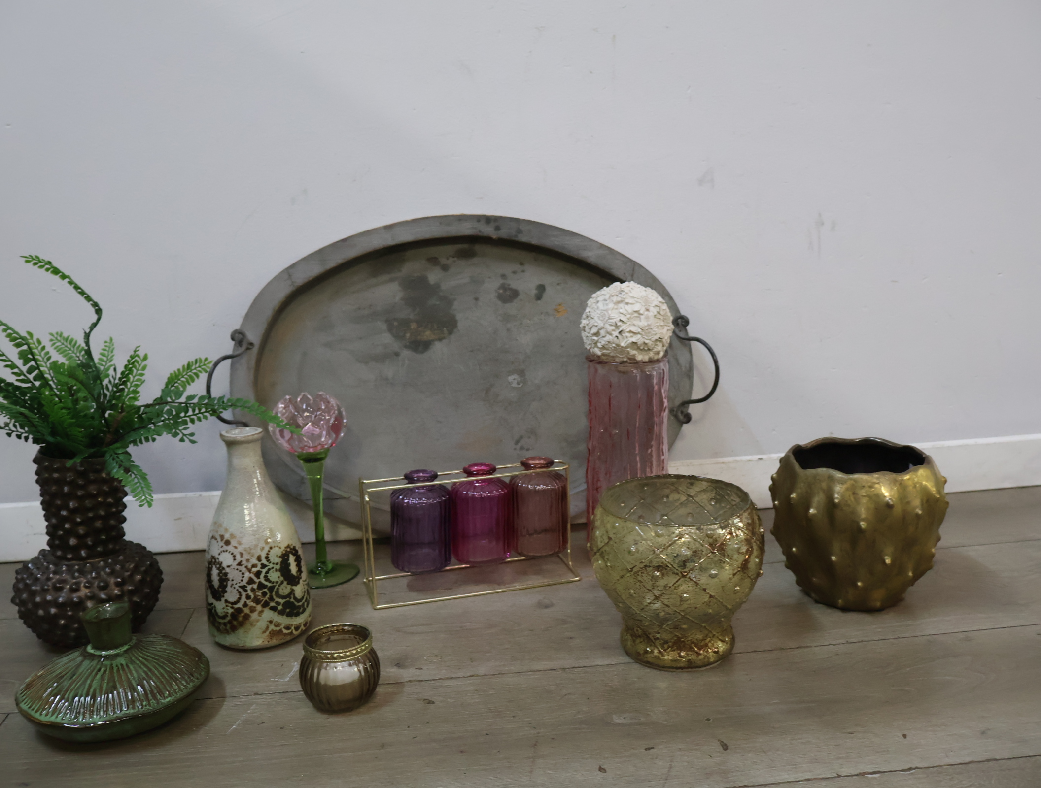 Set decoratieve vazen en dienblad – foto 3 – kavel bij GSD Auctions, Zoeterwoude