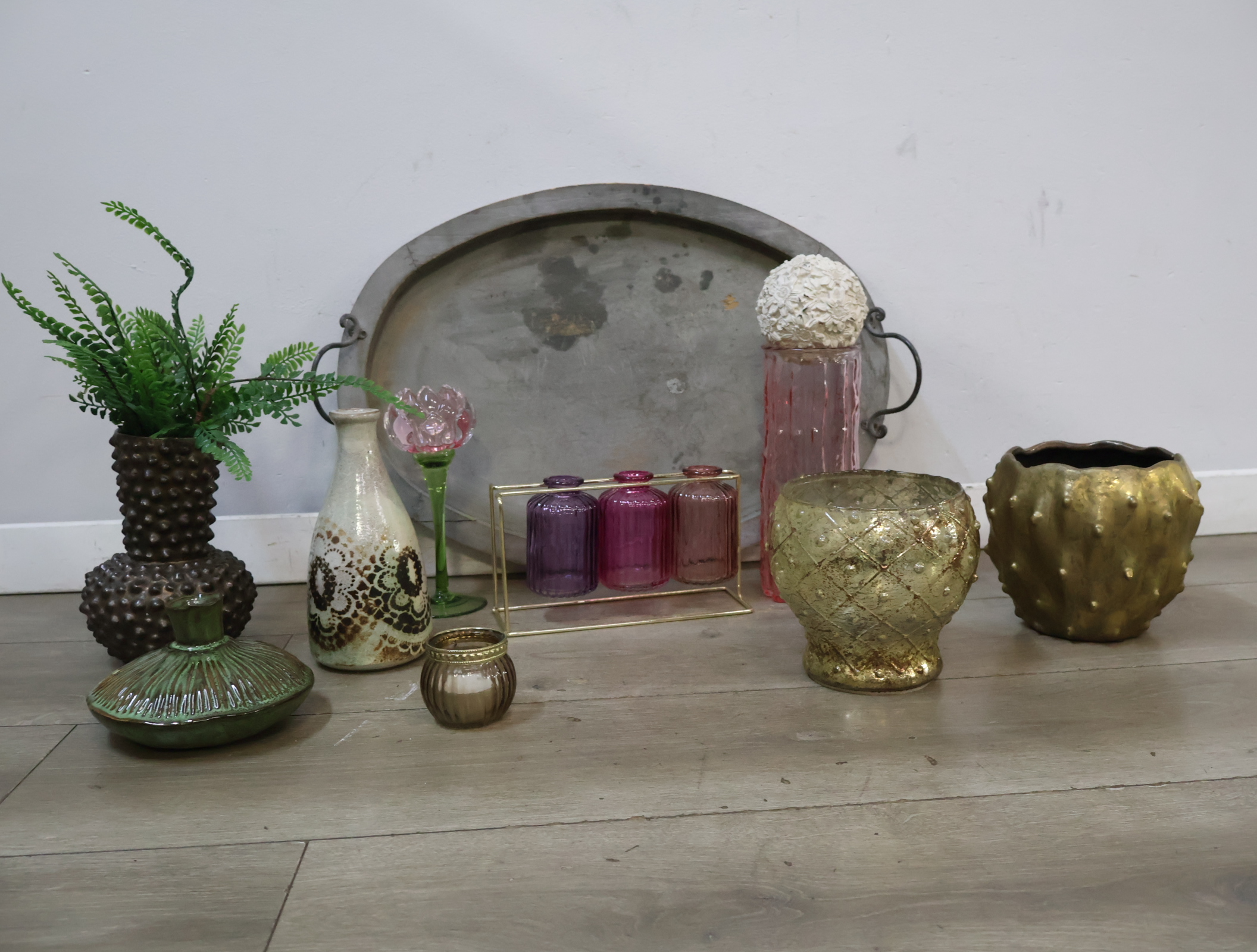 Set decoratieve vazen en dienblad – foto 5 – kavel bij GSD Auctions, Zoeterwoude
