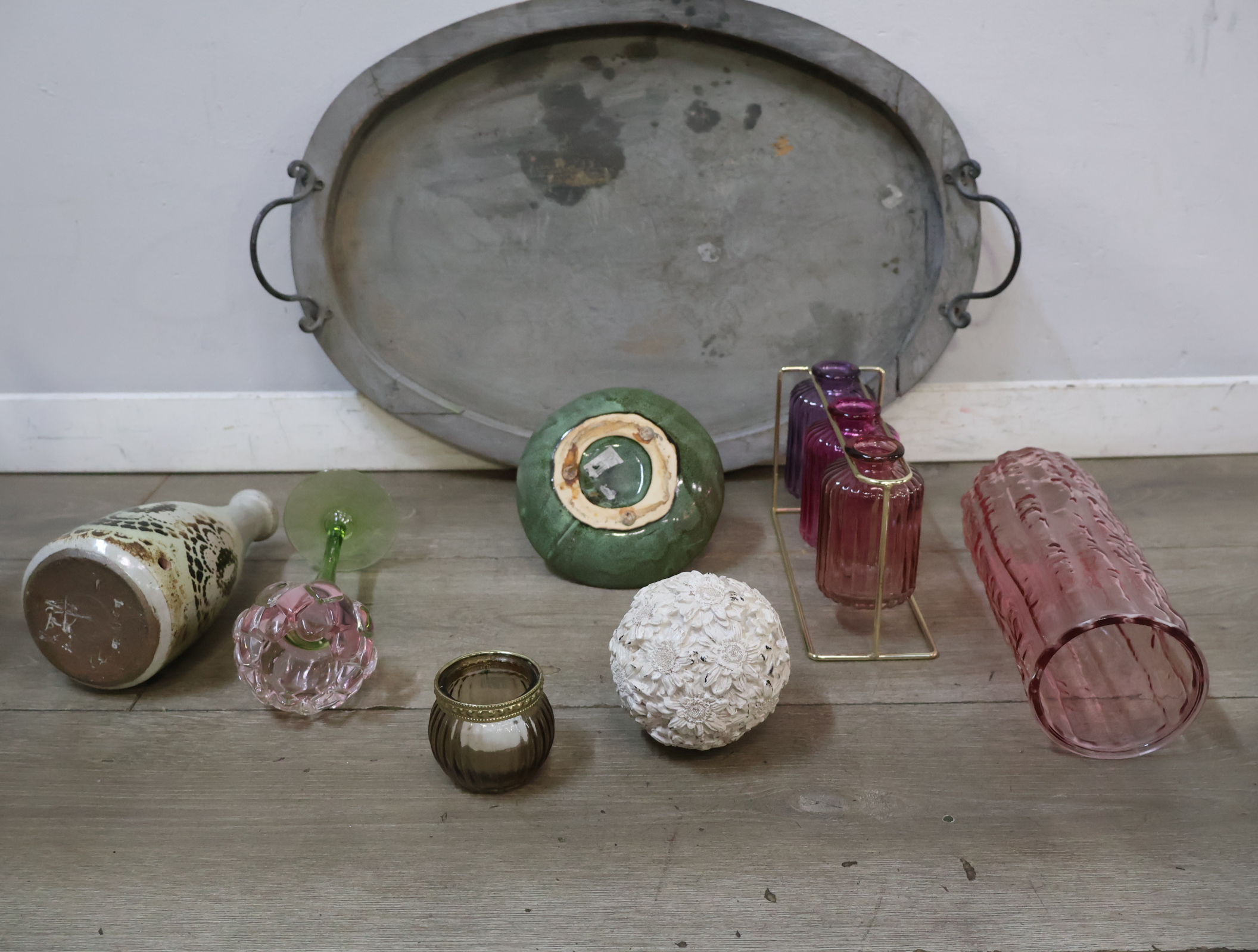 Set decoratieve vazen en dienblad – foto 7 – kavel bij GSD Auctions, Zoeterwoude