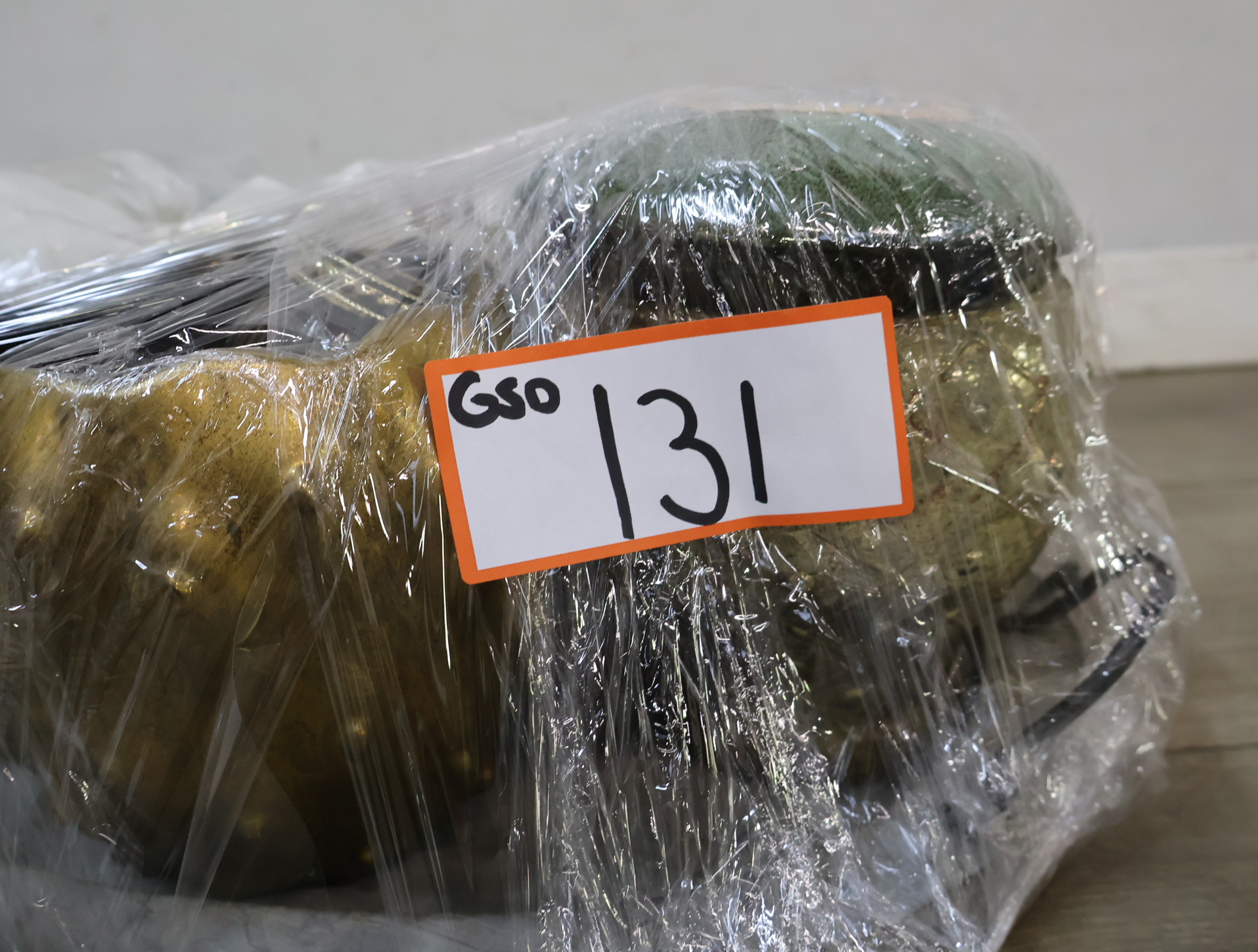 Set decoratieve vazen en dienblad – foto 21 – kavel bij GSD Auctions, Zoeterwoude