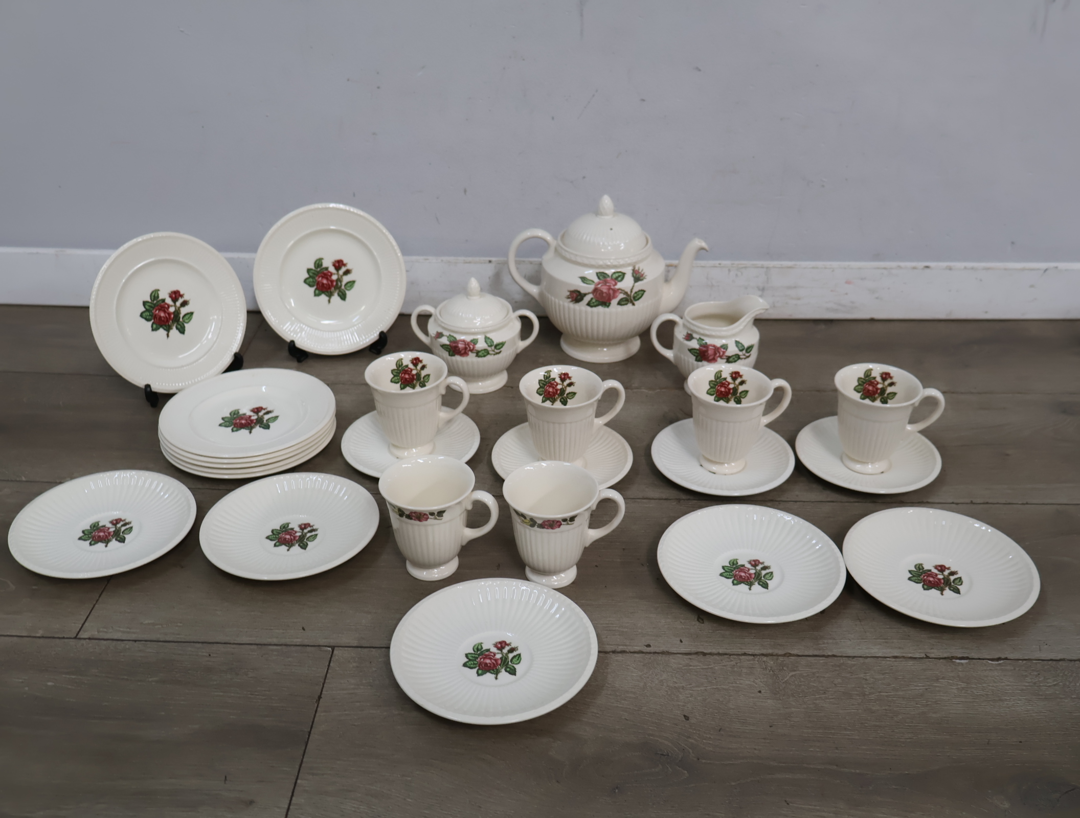Wedgwood Servies - 'Moss Rose' – foto 5 – kavel bij GSD Auctions, Zoeterwoude