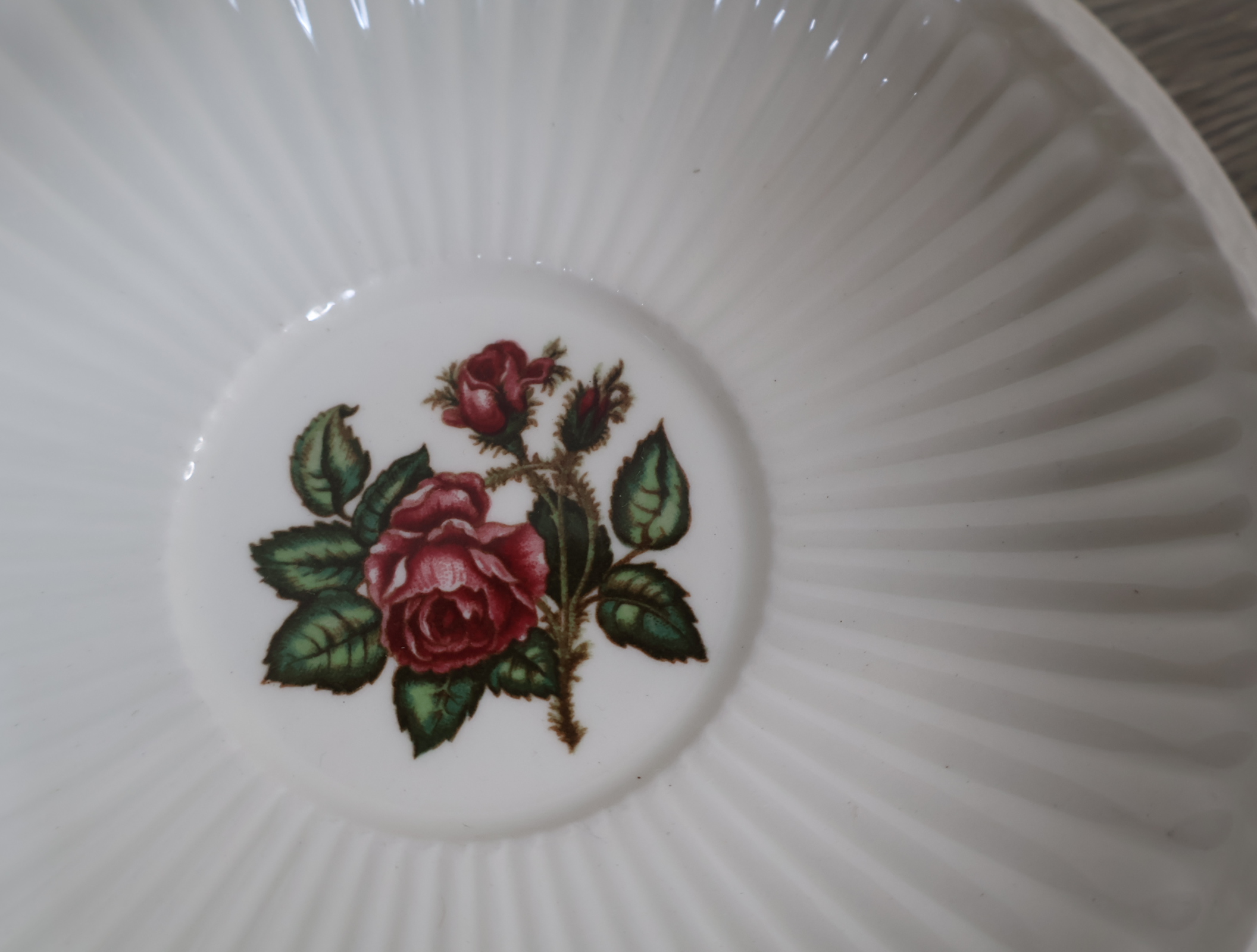 Wedgwood Servies - 'Moss Rose' – foto 9 – kavel bij GSD Auctions, Zoeterwoude
