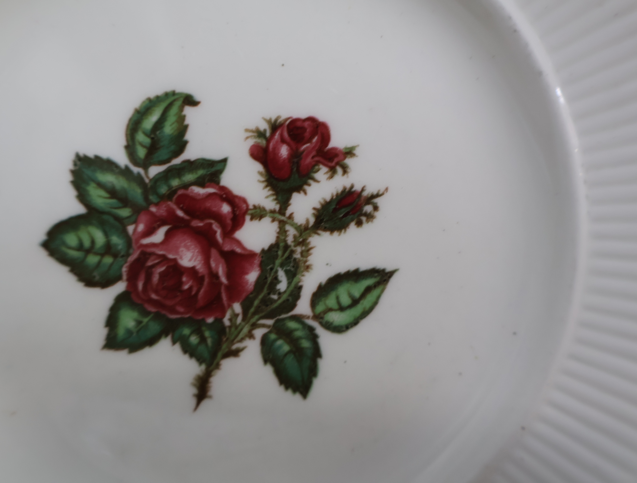 Wedgwood Servies - 'Moss Rose' – foto 13 – kavel bij GSD Auctions, Zoeterwoude