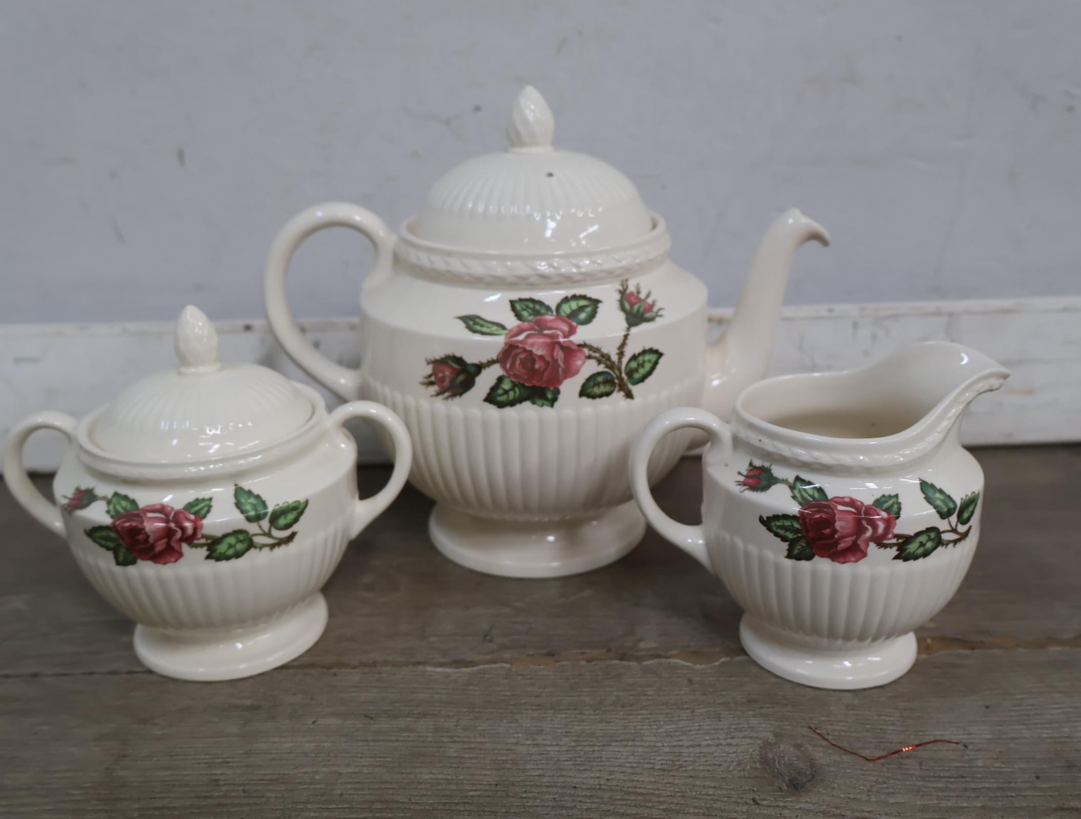 Wedgwood Servies - 'Moss Rose' – foto 22 – kavel bij GSD Auctions, Zoeterwoude