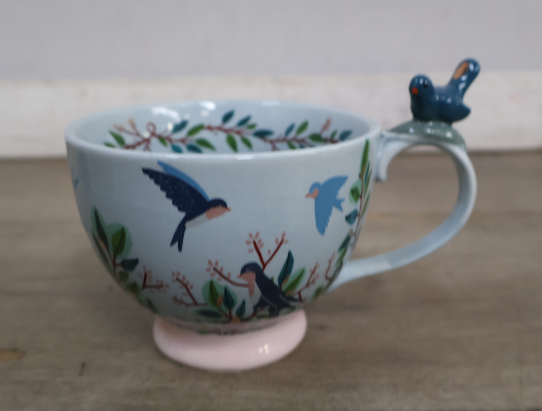Decoratieve theekop met vogel en bloemenboek opbergdoos – foto 6 – kavel bij GSD Auctions, Zoeterwoude