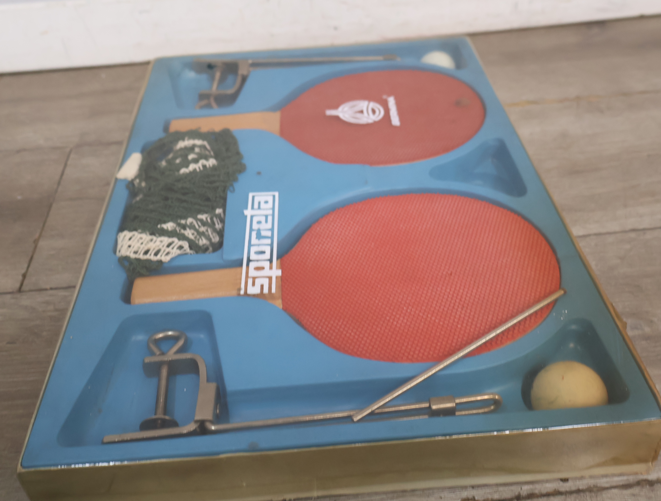 Sponela tafeltennisset met batjes, balletjes en net – foto 6 – kavel bij GSD Auctions, Zoeterwoude