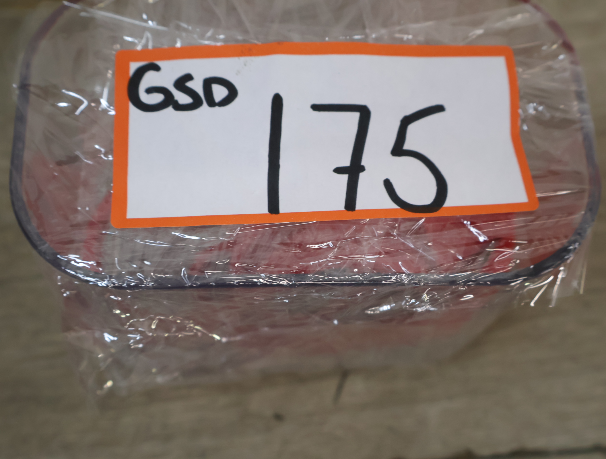 Rode sleutelhanger met miniatuur D.E. kopje – foto 14 – kavel bij GSD Auctions, Zoeterwoude