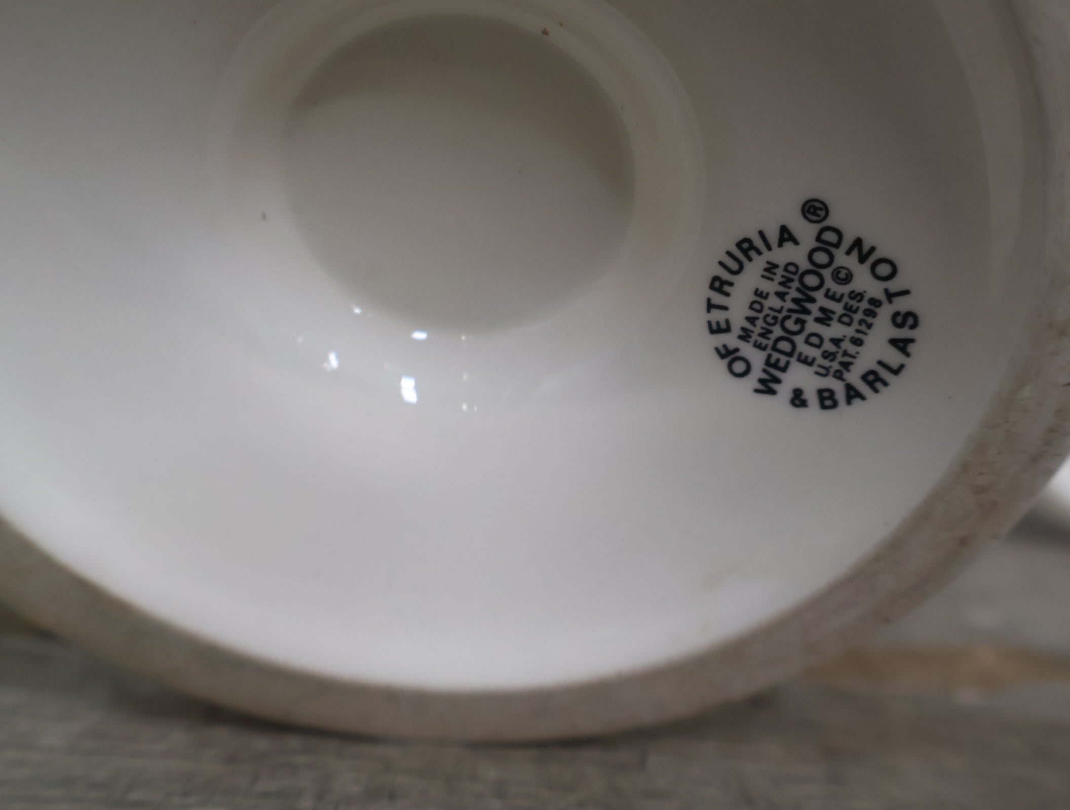 3 Wedgwood Vazen – foto 12 – kavel bij GSD Auctions, Zoeterwoude
