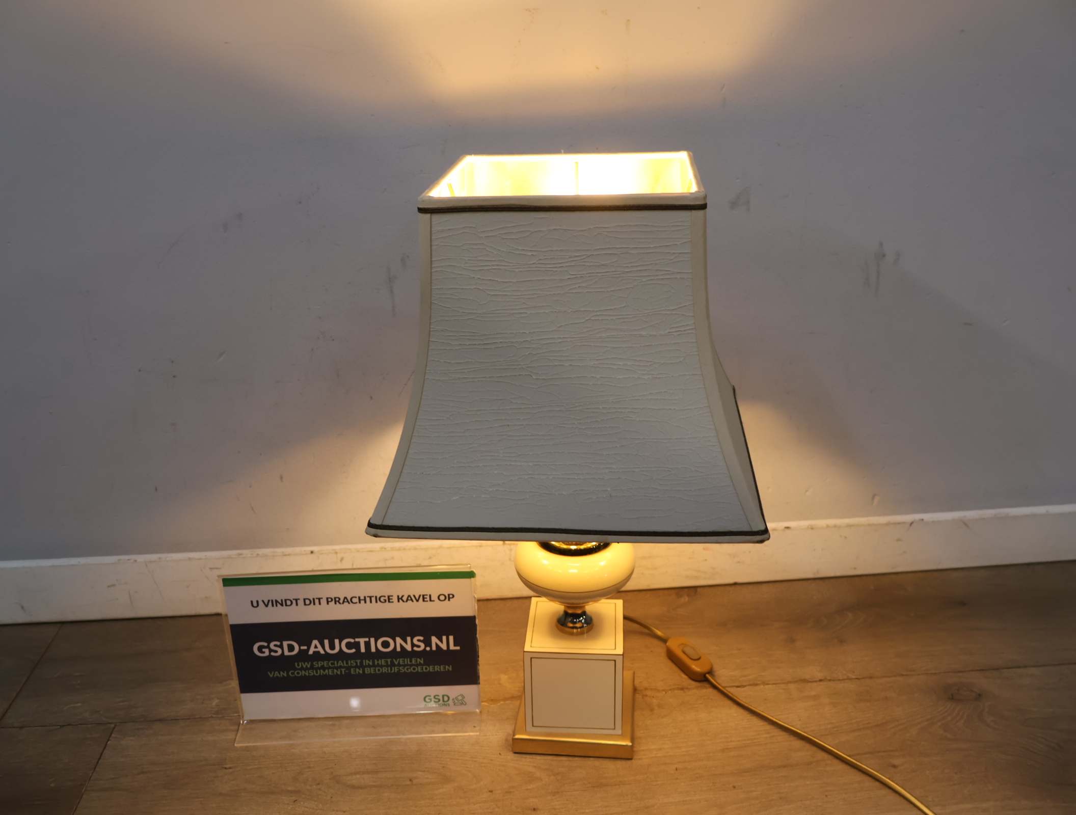 Tafellamp - Messing en gouden Accenten – foto 3 – kavel bij GSD Auctions, Zoeterwoude