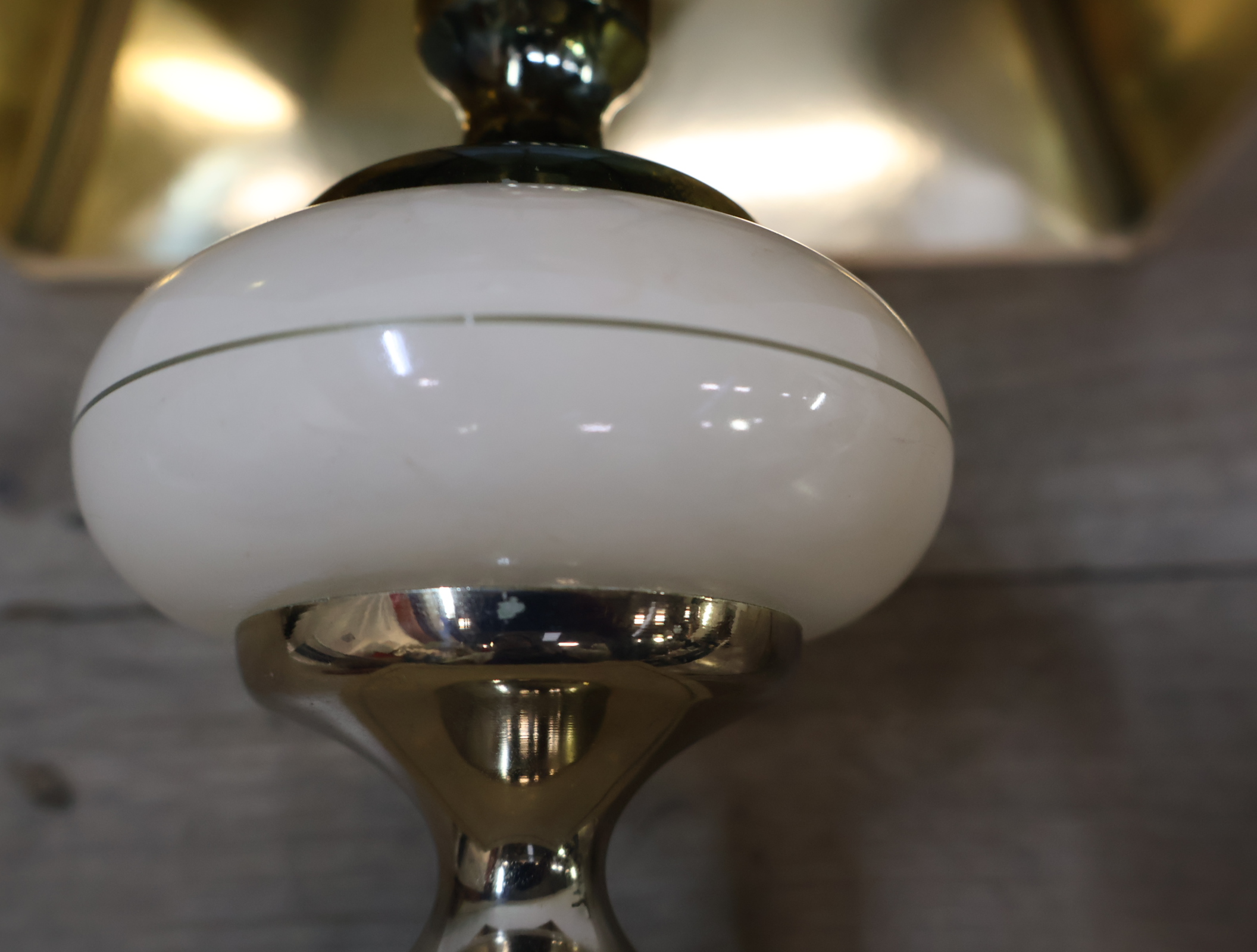 Tafellamp - Messing en gouden Accenten – foto 12 – kavel bij GSD Auctions, Zoeterwoude