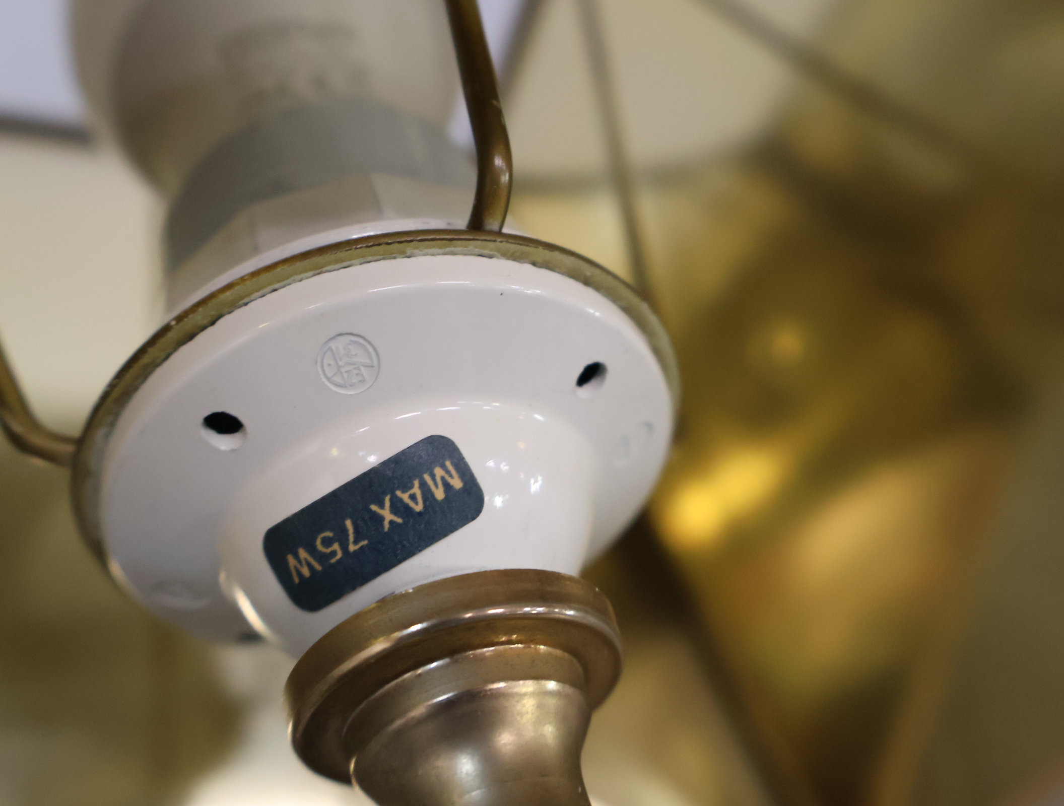 Tafellamp - Messing en gouden Accenten – foto 18 – kavel bij GSD Auctions, Zoeterwoude