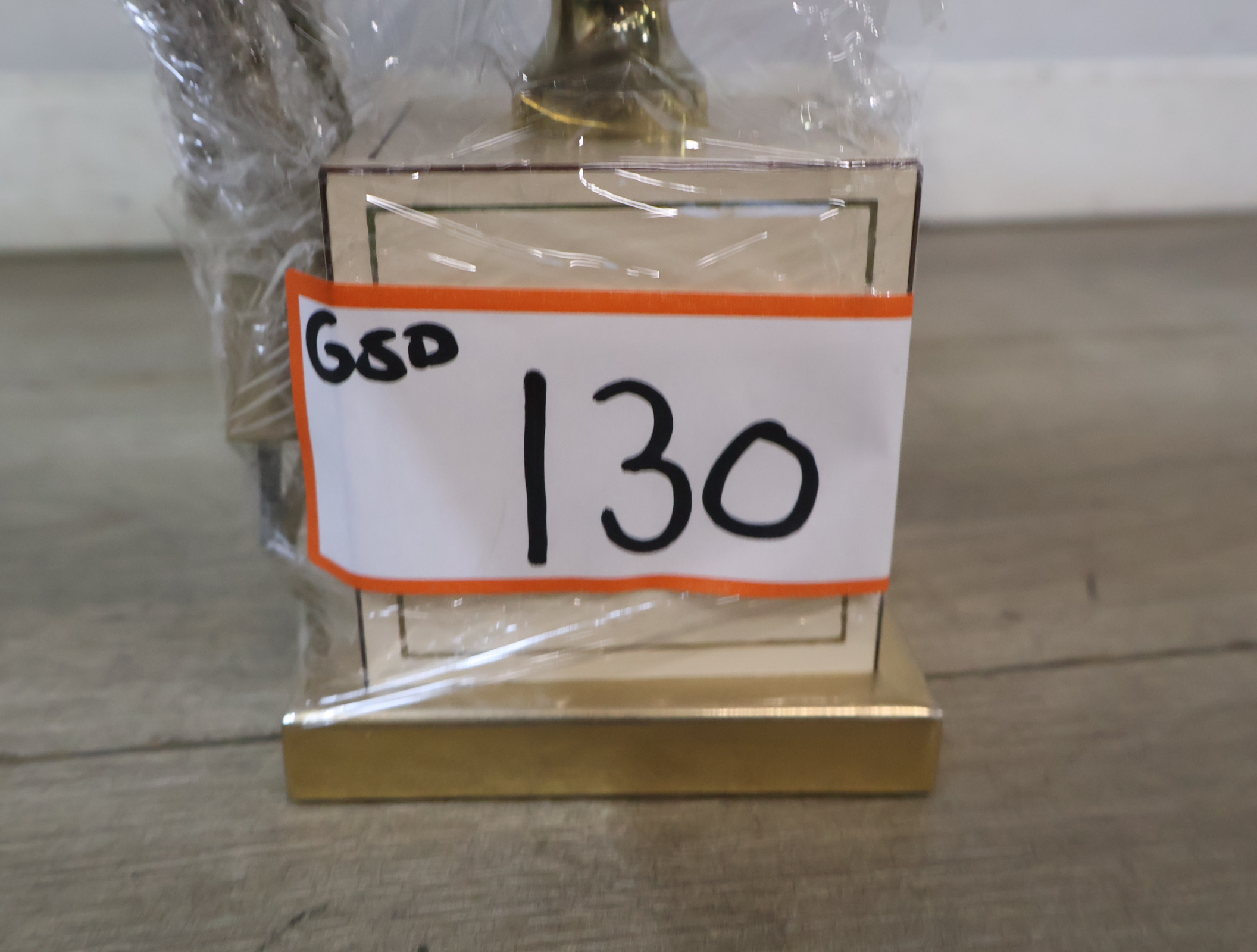 Tafellamp - Messing en gouden Accenten – foto 21 – kavel bij GSD Auctions, Zoeterwoude