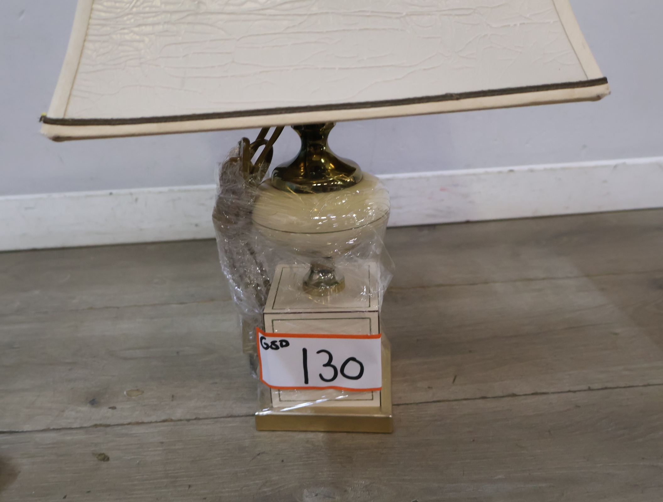 Tafellamp - Messing en gouden Accenten – foto 22 – kavel bij GSD Auctions, Zoeterwoude