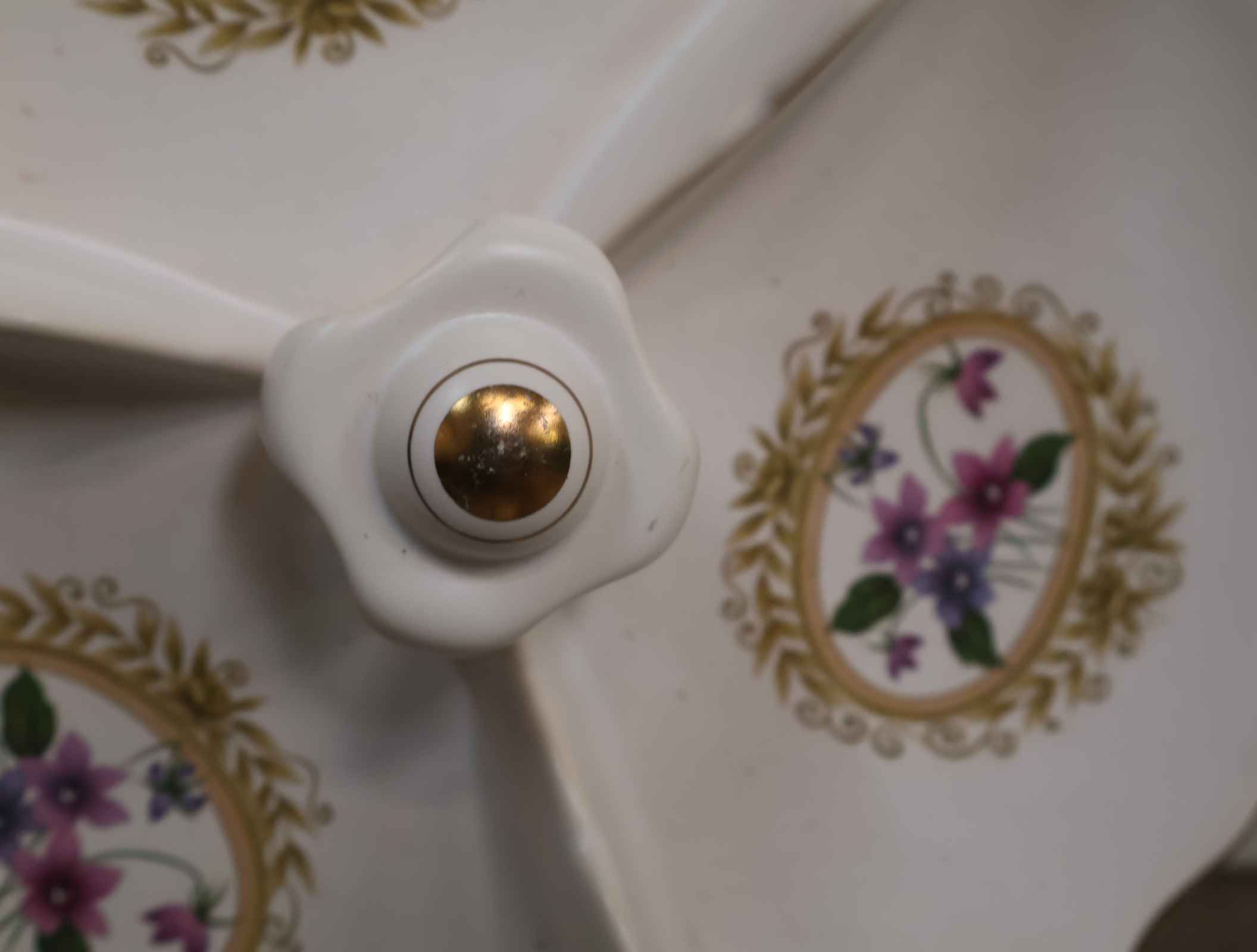 Flora Holland - Goudsplateel Servies – foto 17 – kavel bij GSD Auctions, Zoeterwoude