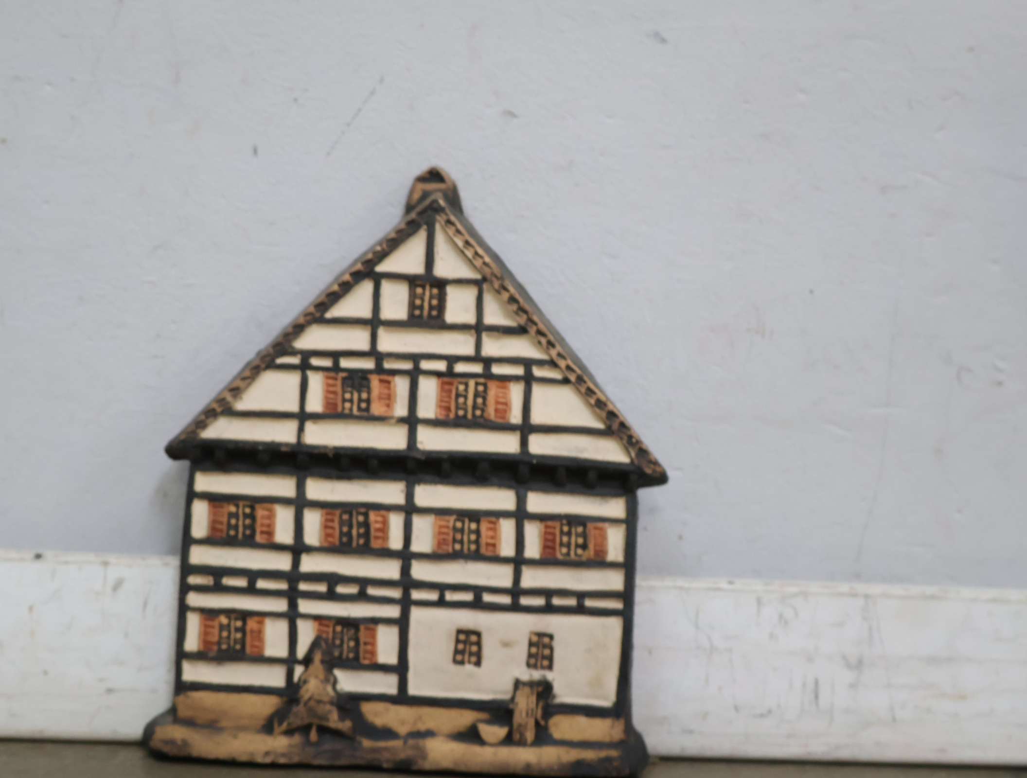 Vintage gevelhuisje wanddecoratie – foto 4 – kavel bij GSD Auctions, Zoeterwoude