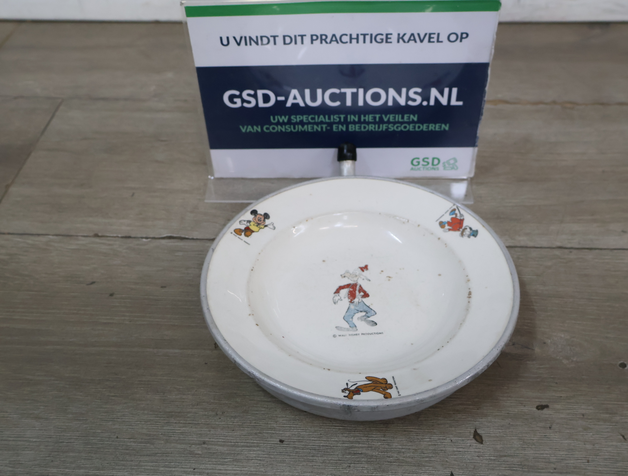 Disney warmhoudbord met Disney figuren – kavel bij GSD Auctions, Zoeterwoude