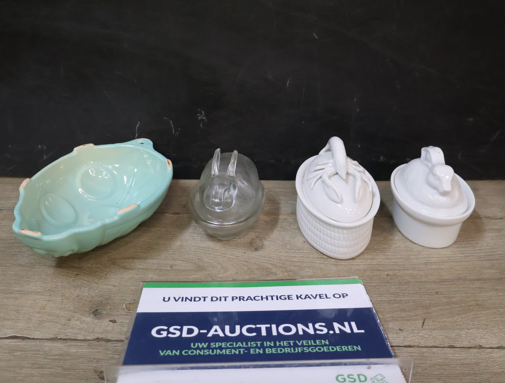 Set van 4 diverse decoratieve schalen – kavel bij GSD Auctions, Zoeterwoude
