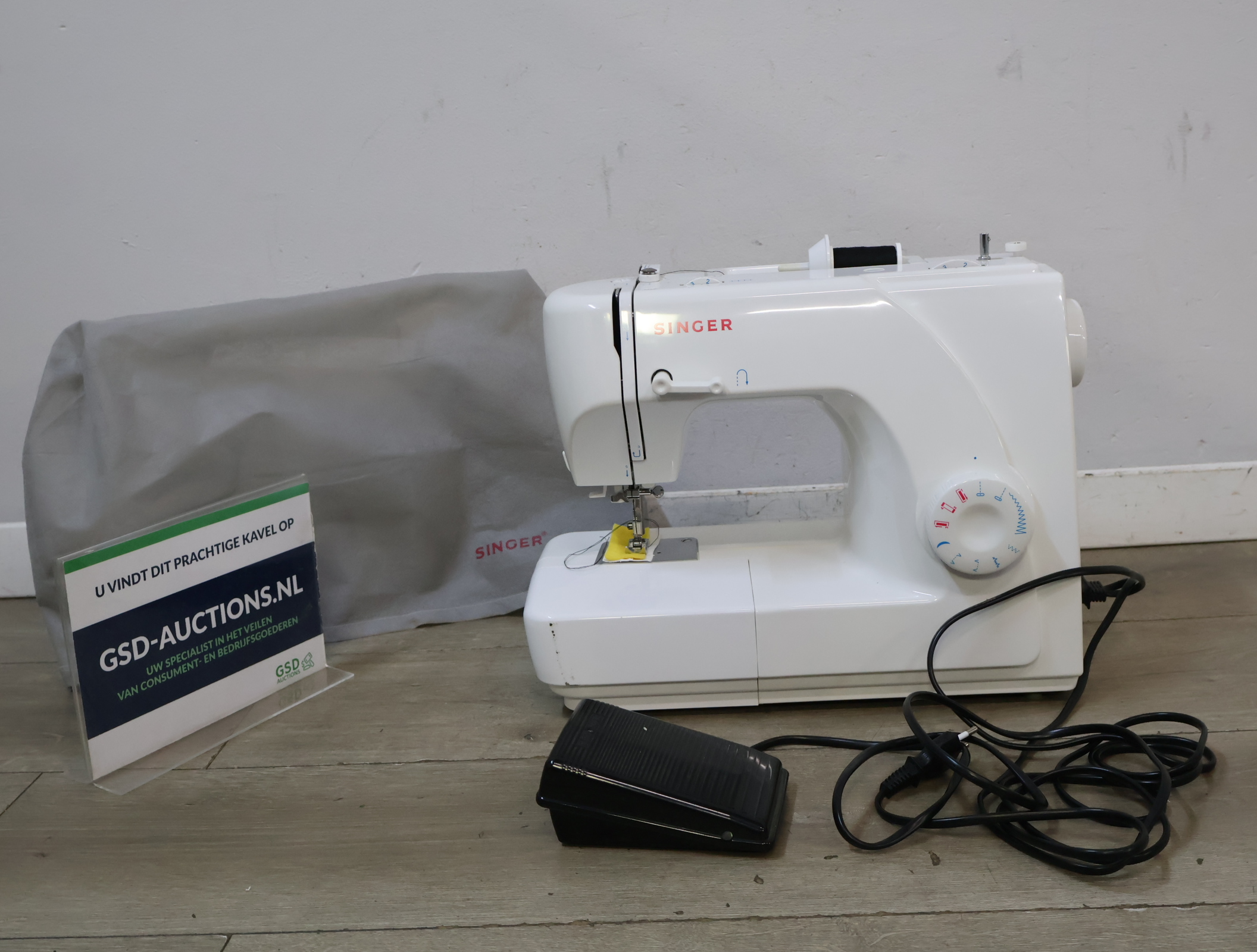 Singer naaimachine met voetpedaal – kavel bij GSD Auctions, Zoeterwoude