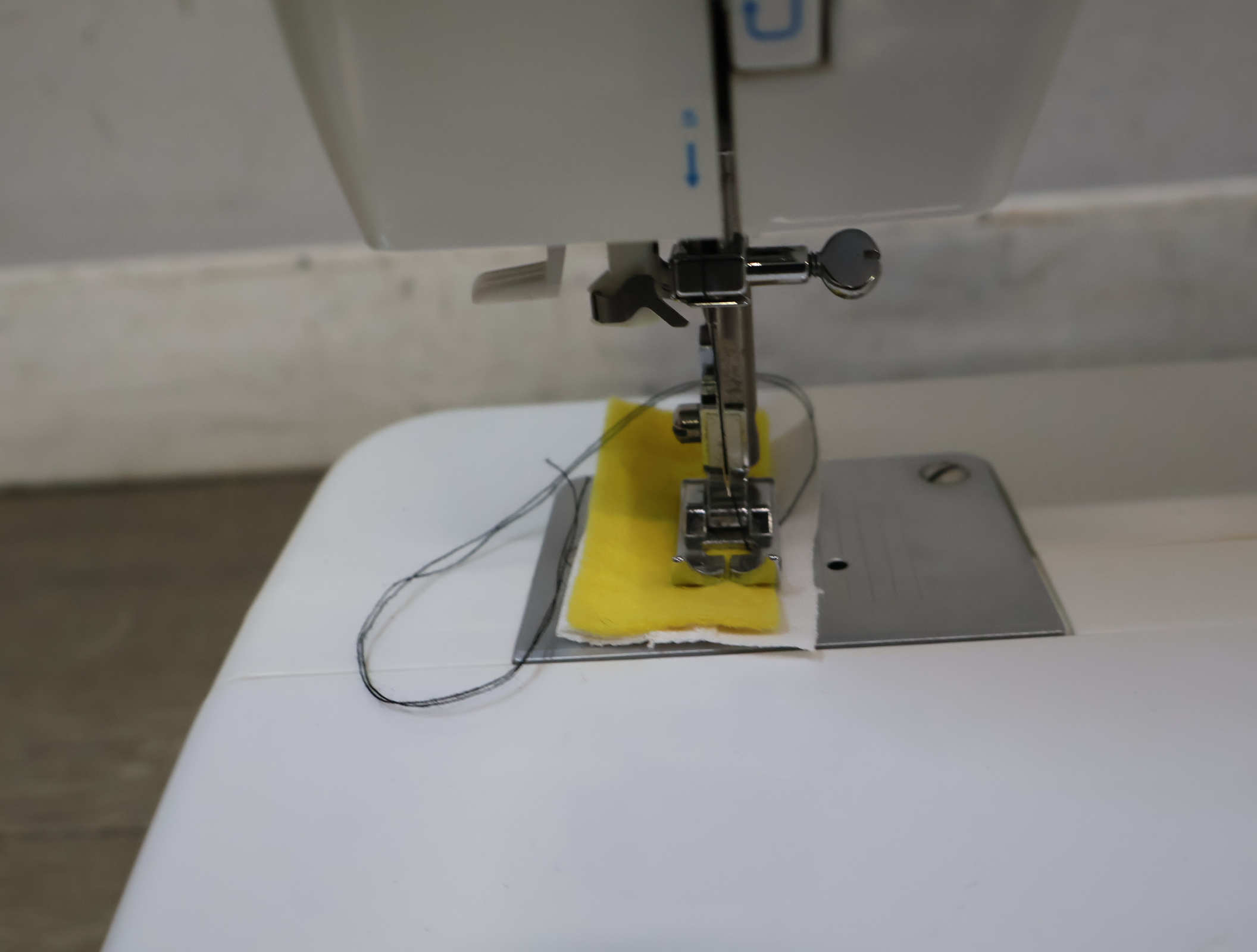 Singer naaimachine met voetpedaal – foto 13 – kavel bij GSD Auctions, Zoeterwoude