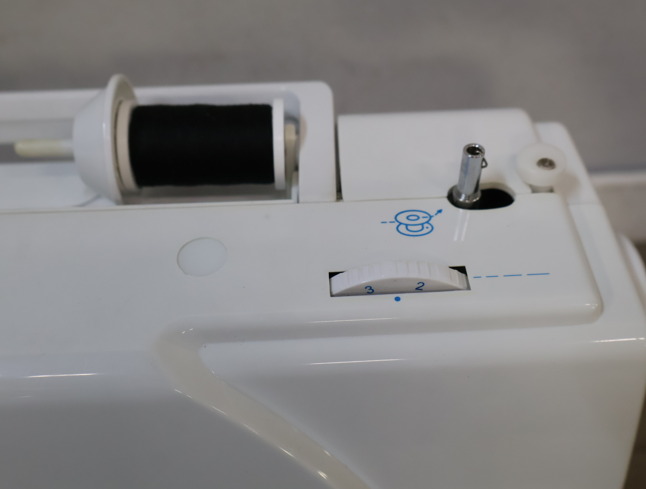 Singer naaimachine met voetpedaal – foto 15 – kavel bij GSD Auctions, Zoeterwoude