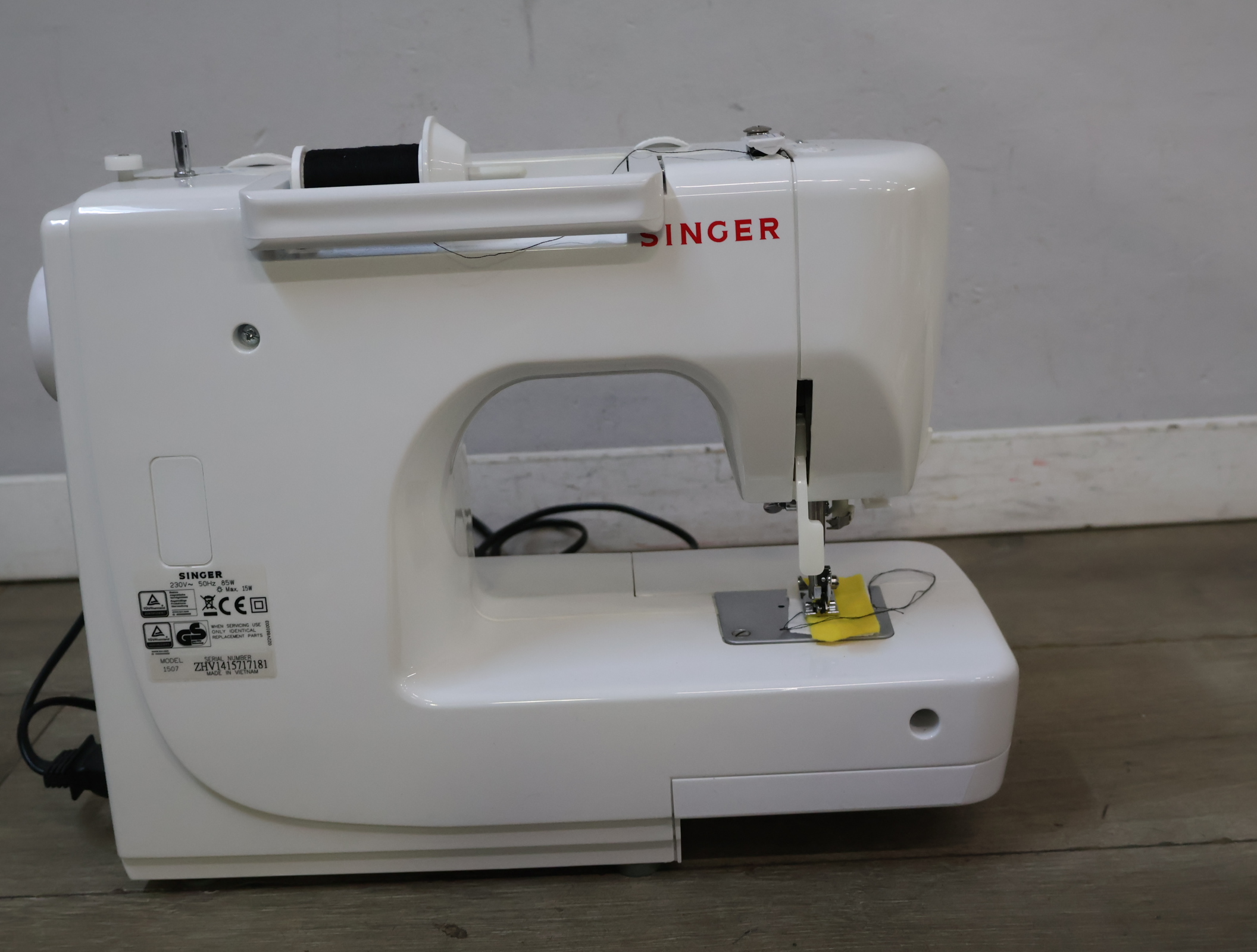 Singer naaimachine met voetpedaal – foto 17 – kavel bij GSD Auctions, Zoeterwoude