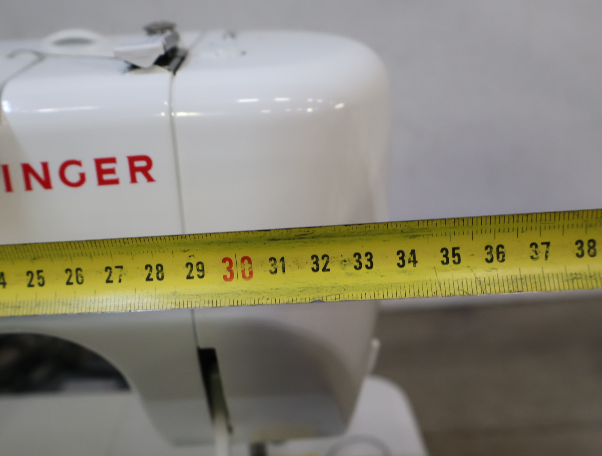 Singer naaimachine met voetpedaal – foto 19 – kavel bij GSD Auctions, Zoeterwoude