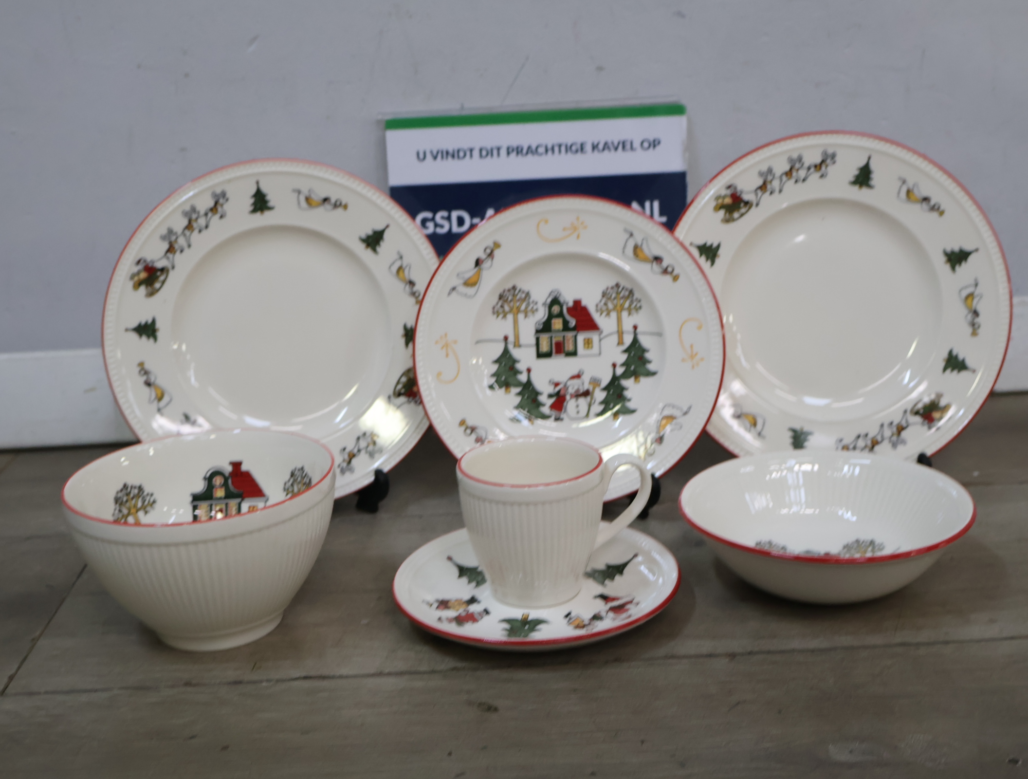 Wedgwood Kerstservies - Windsor Christmas – foto 2 – kavel bij GSD Auctions, Zoeterwoude
