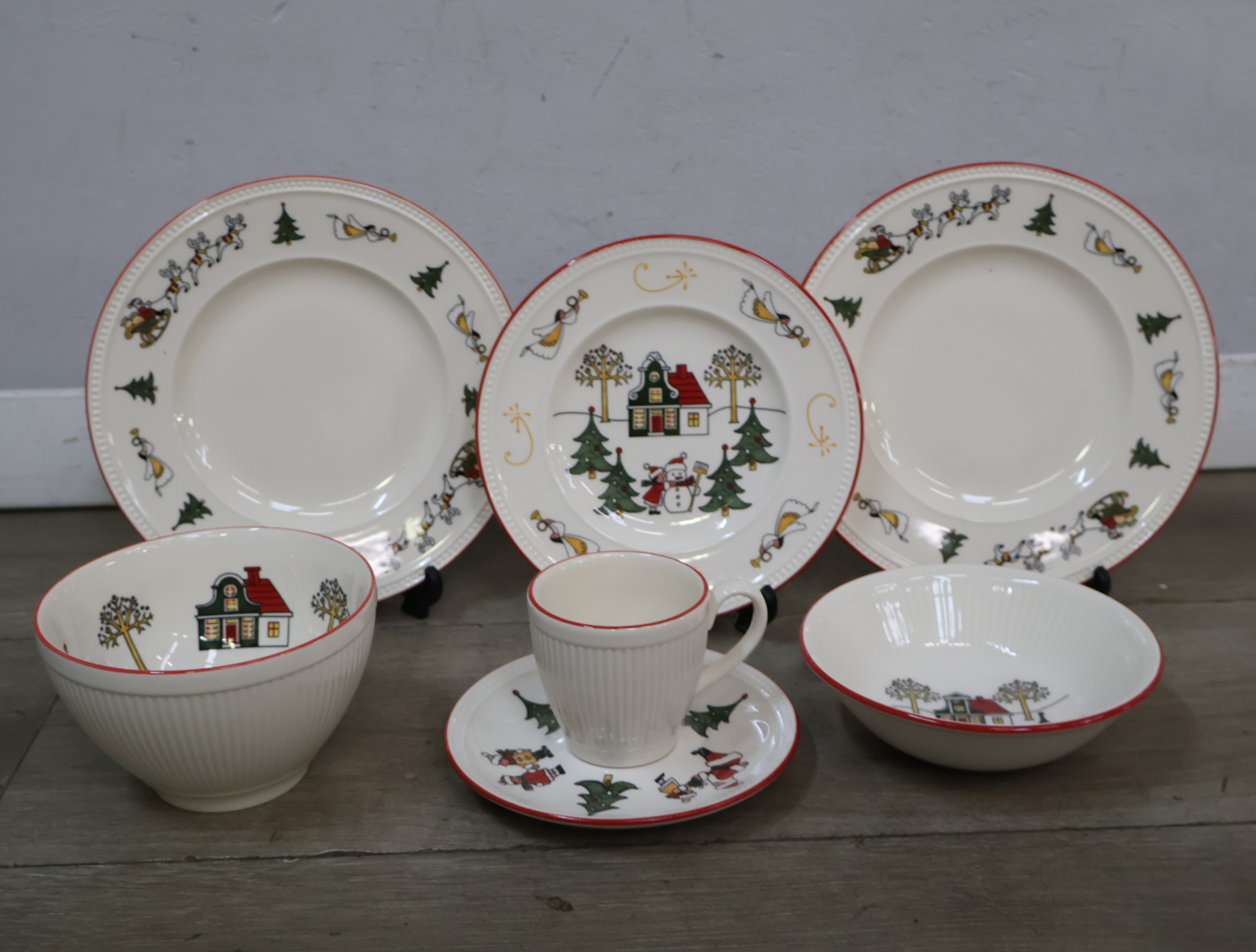 Wedgwood Kerstservies - Windsor Christmas – foto 3 – kavel bij GSD Auctions, Zoeterwoude