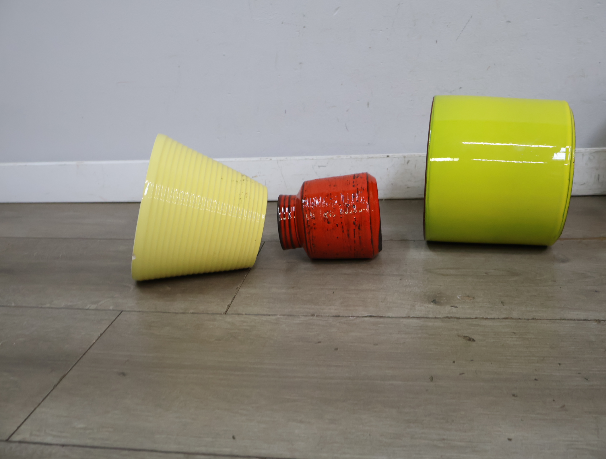Set van 6 diverse keramieken potten – foto 15 – kavel bij GSD Auctions, Zoeterwoude
