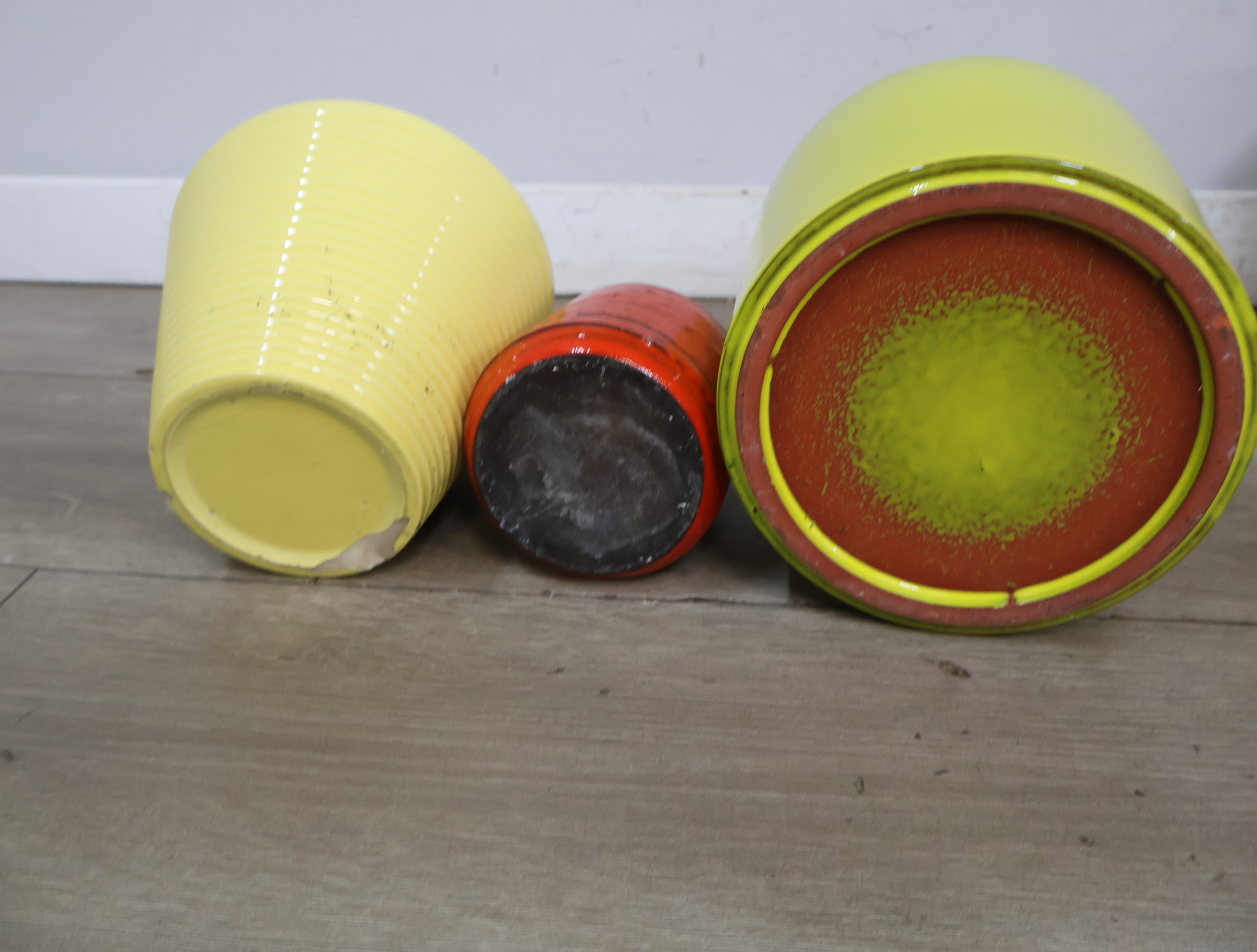 Set van 6 diverse keramieken potten – foto 16 – kavel bij GSD Auctions, Zoeterwoude