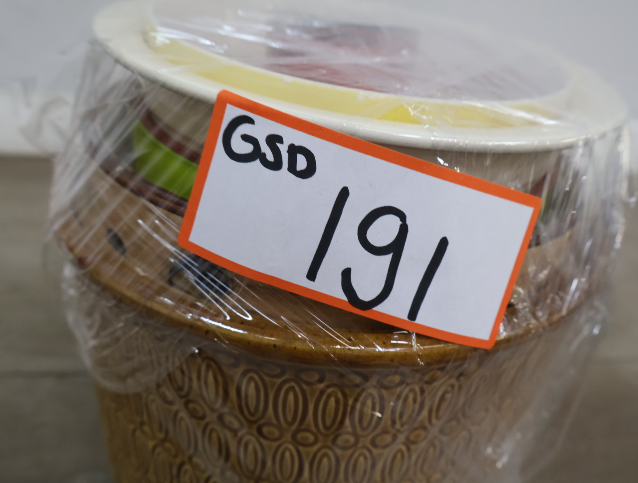 Set van 6 diverse keramieken potten – foto 21 – kavel bij GSD Auctions, Zoeterwoude