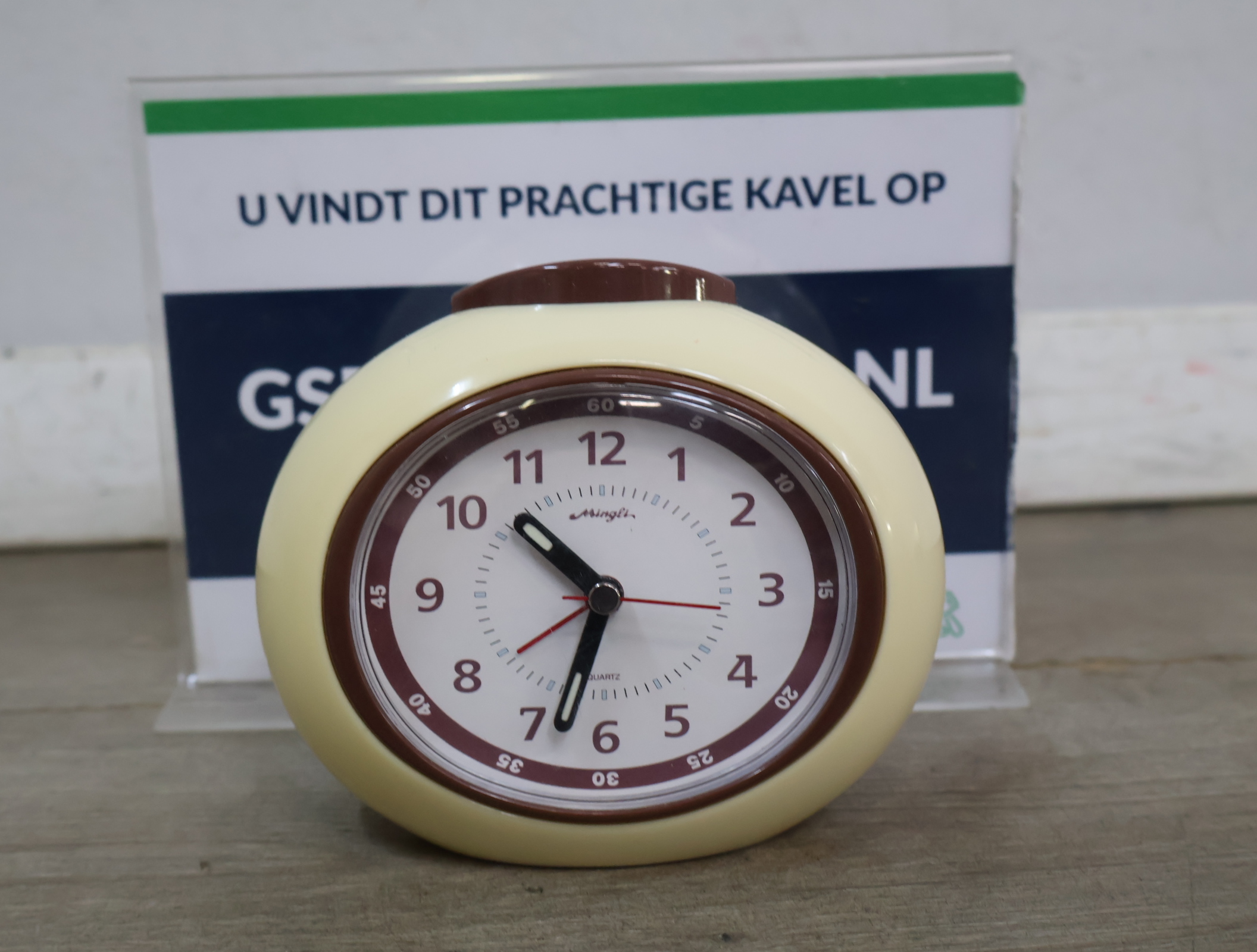 Wekker Mingfa kunststof – kavel bij GSD Auctions, Zoeterwoude