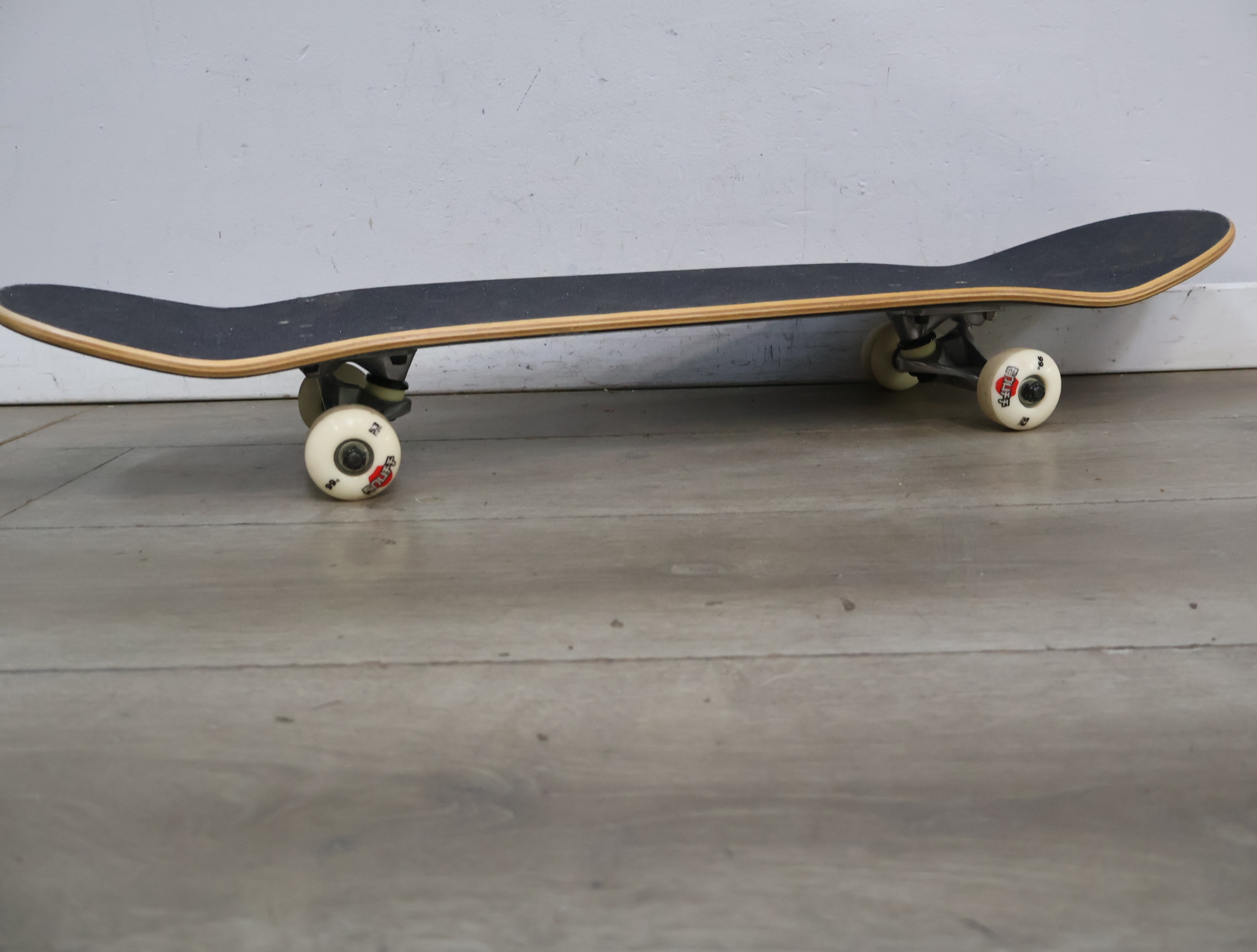 Skateboard – foto 4 – kavel bij GSD Auctions, Zoeterwoude