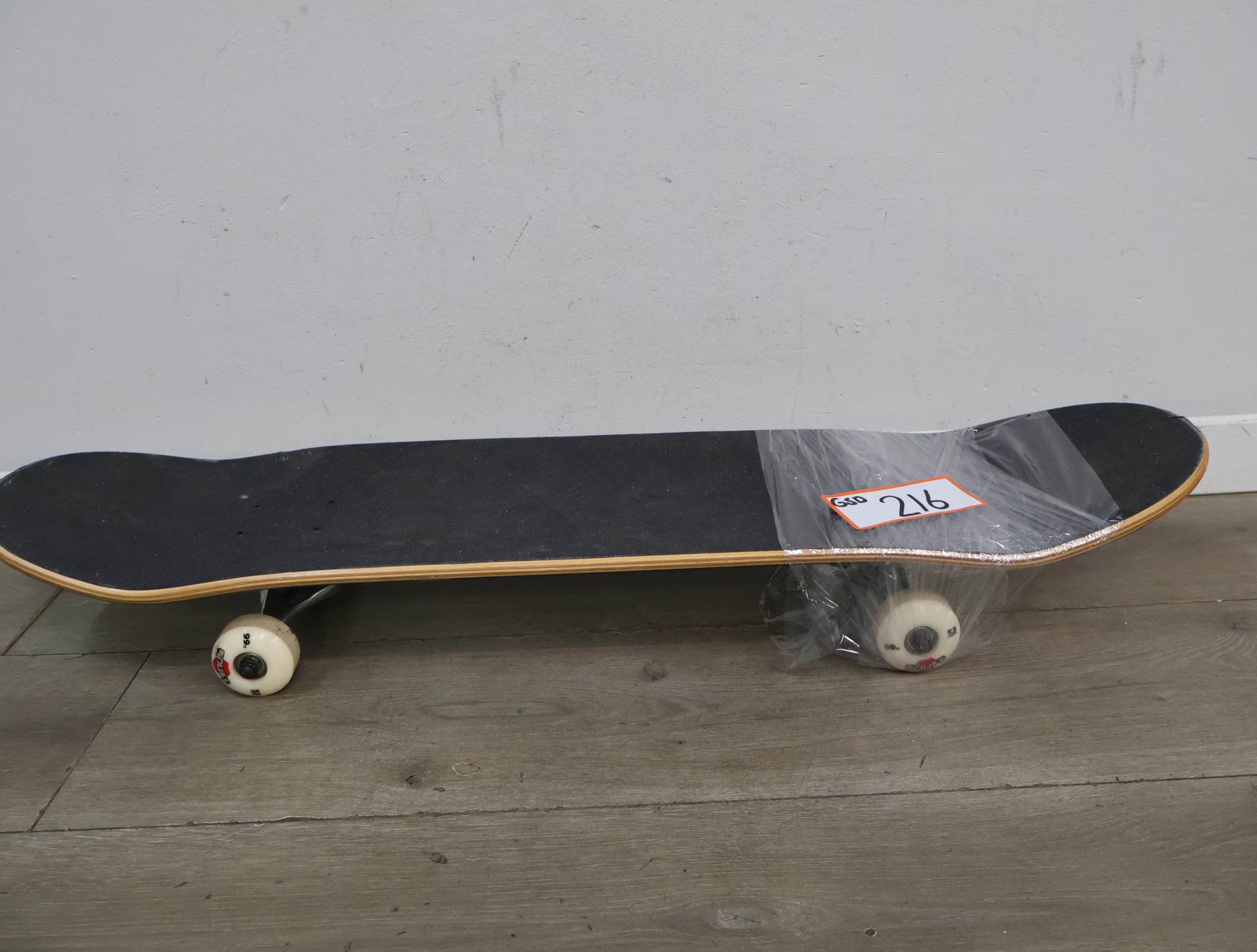 Skateboard – foto 19 – kavel bij GSD Auctions, Zoeterwoude