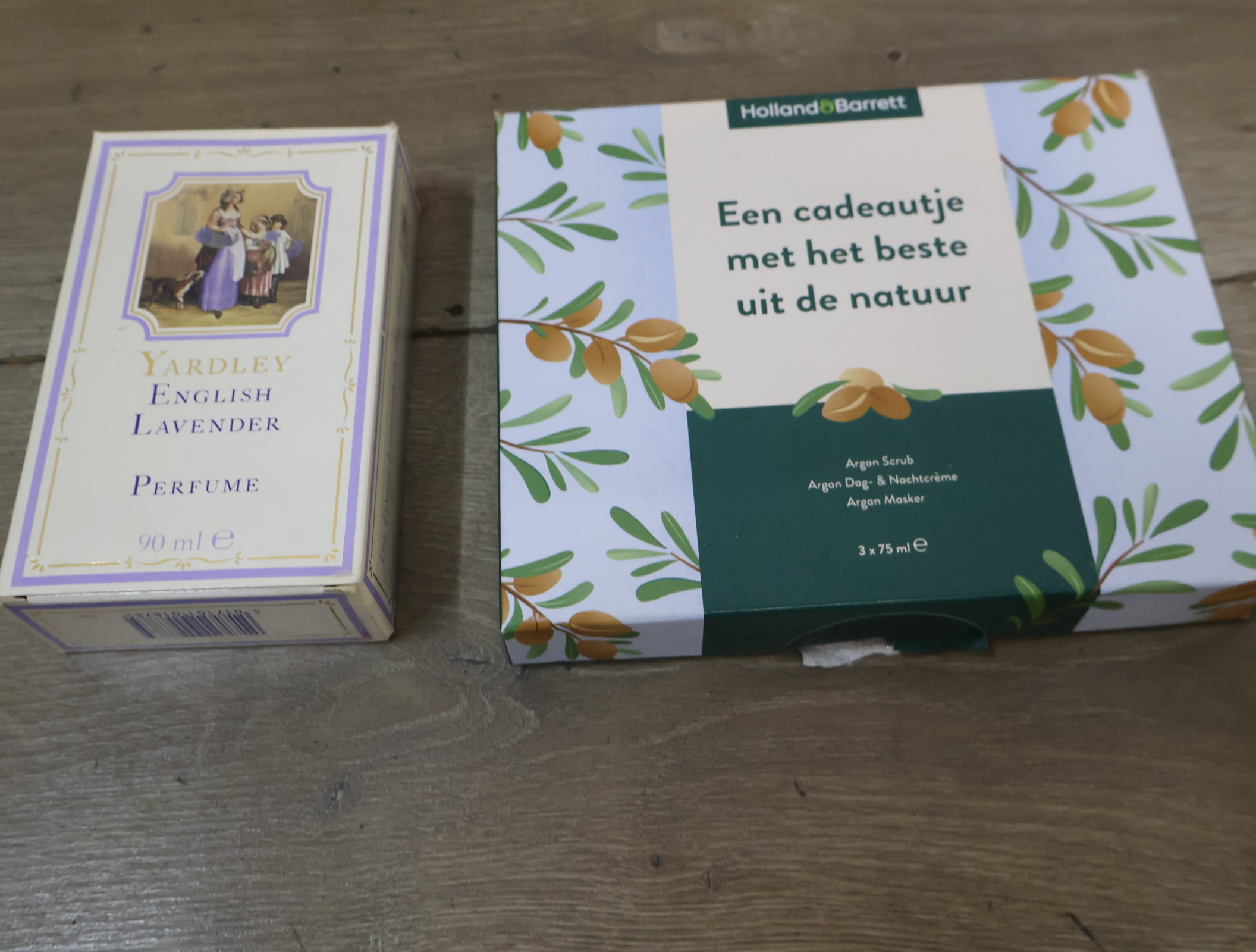 Diverse verzorgings-, schoonmaak- en huishoudproducten – foto 7 – kavel bij GSD Auctions, Zoeterwoude