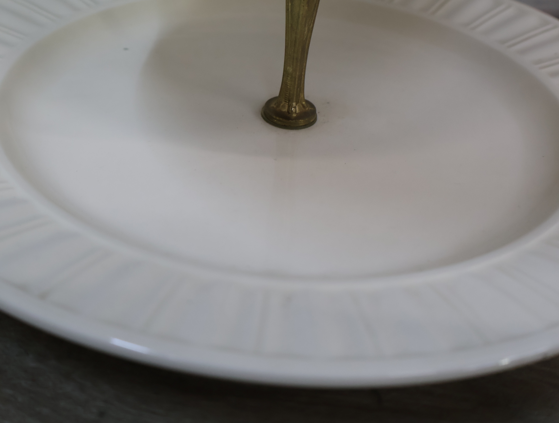 Set van 2 etagères – foto 6 – kavel bij GSD Auctions, Zoeterwoude