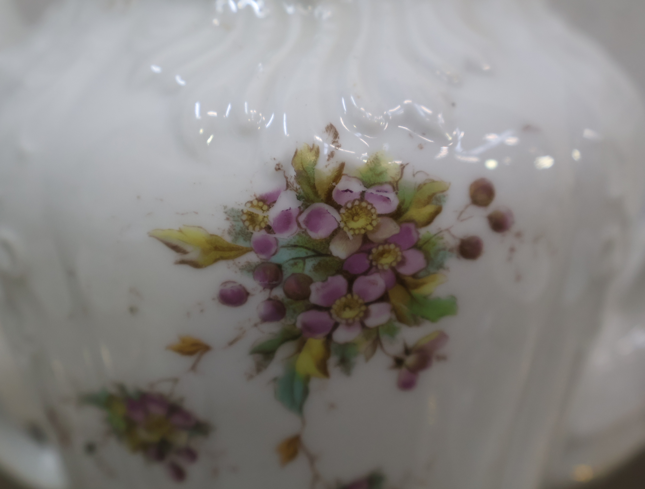 Porseleinen theepot met twee kop en schotels – foto 7 – kavel bij GSD Auctions, Zoeterwoude