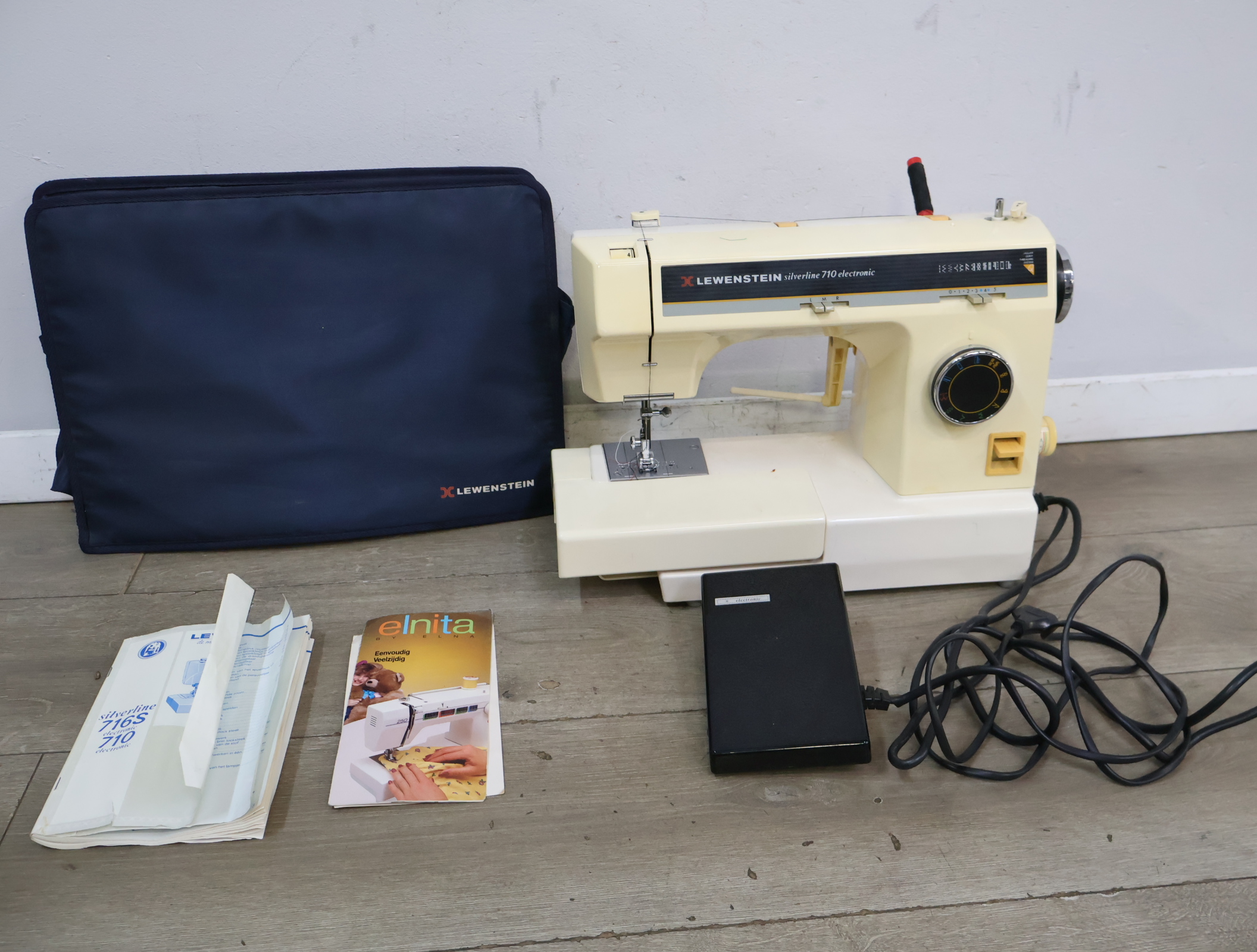 Lewenstein Silverline 710 elektronische naaimachine – foto 5 – kavel bij GSD Auctions, Zoeterwoude