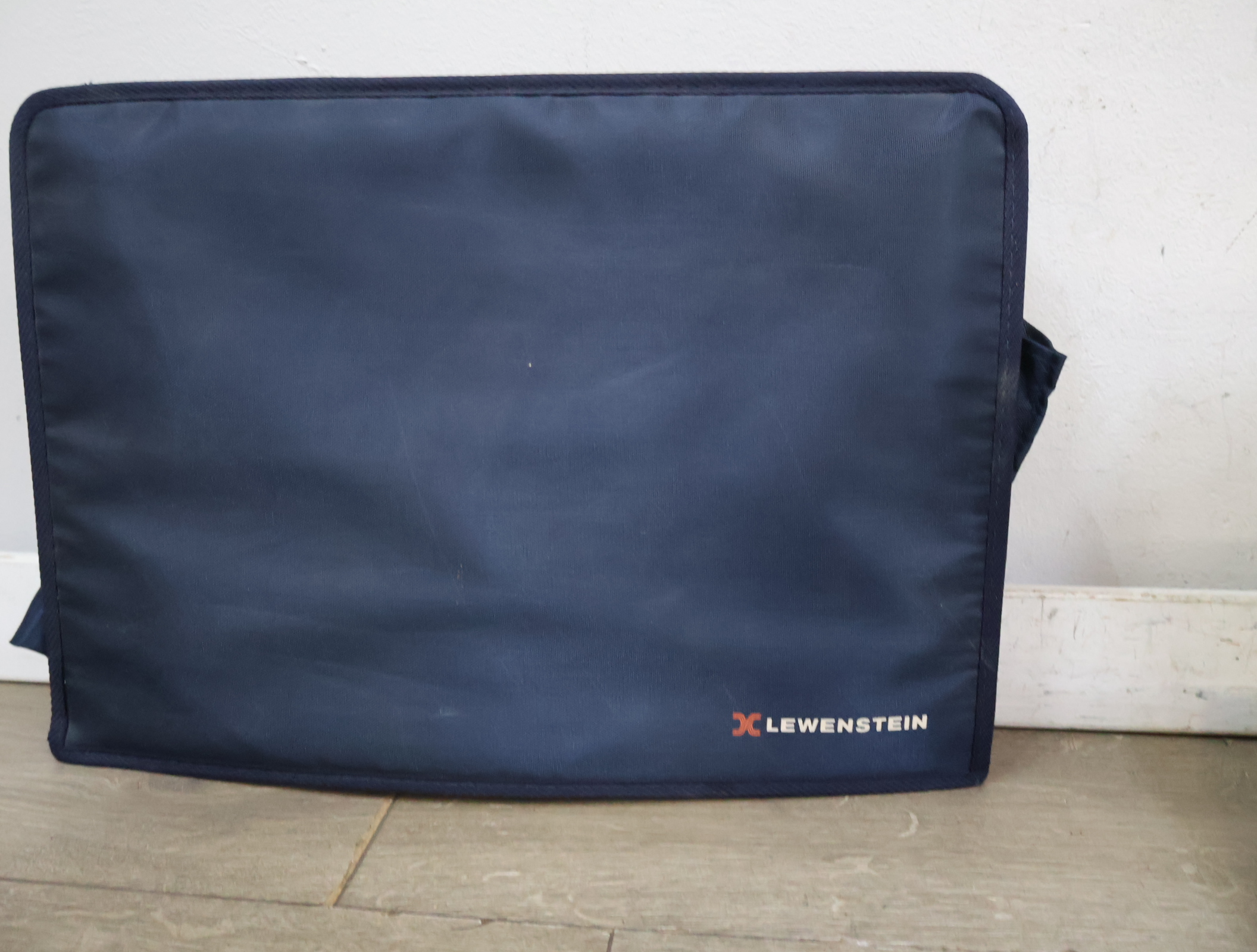 Lewenstein Silverline 710 elektronische naaimachine – foto 7 – kavel bij GSD Auctions, Zoeterwoude