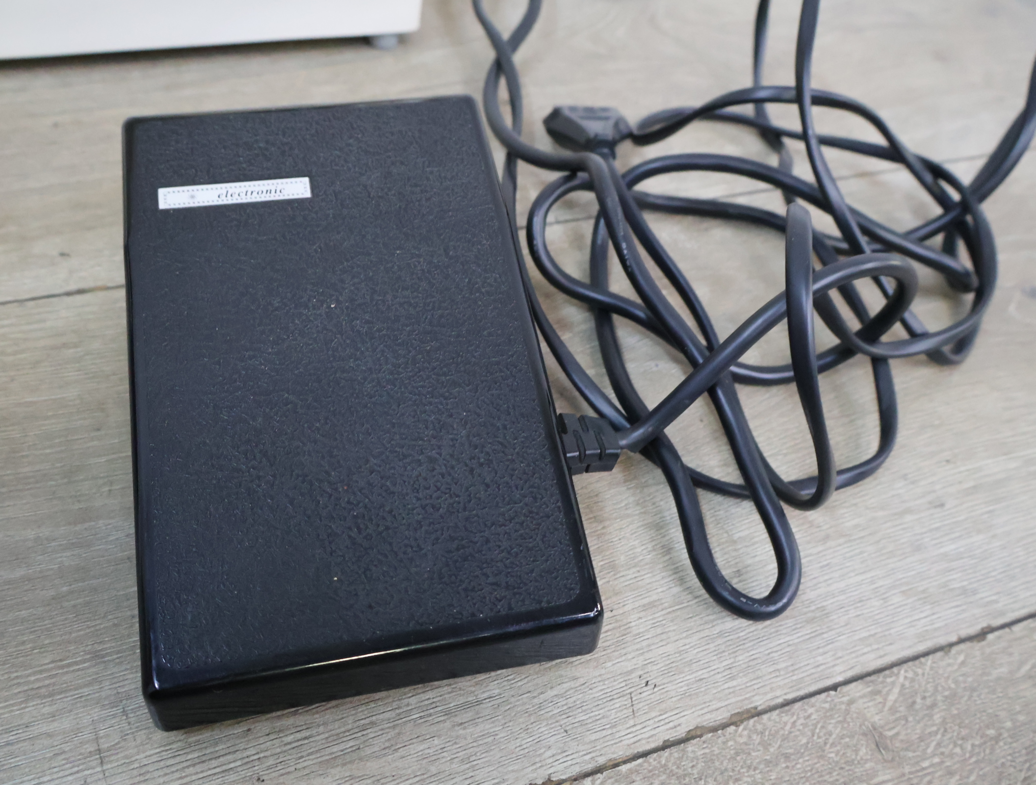 Lewenstein Silverline 710 elektronische naaimachine – foto 9 – kavel bij GSD Auctions, Zoeterwoude