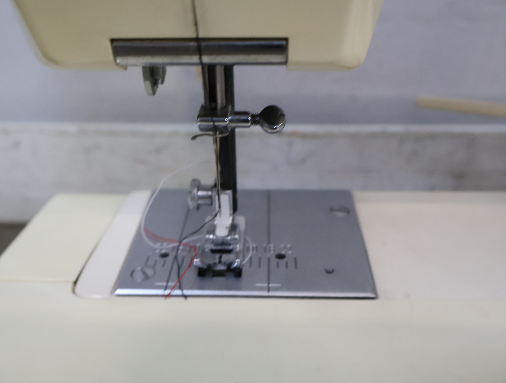 Lewenstein Silverline 710 elektronische naaimachine – foto 17 – kavel bij GSD Auctions, Zoeterwoude