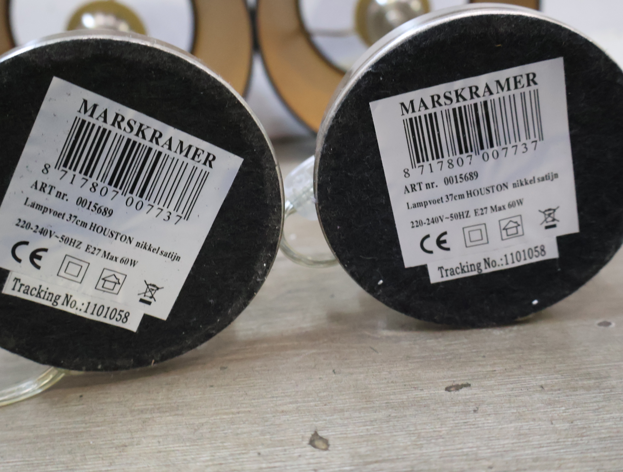 Set van 2 tafellampen met bruine stoffen kap – foto 11 – kavel bij GSD Auctions, Zoeterwoude