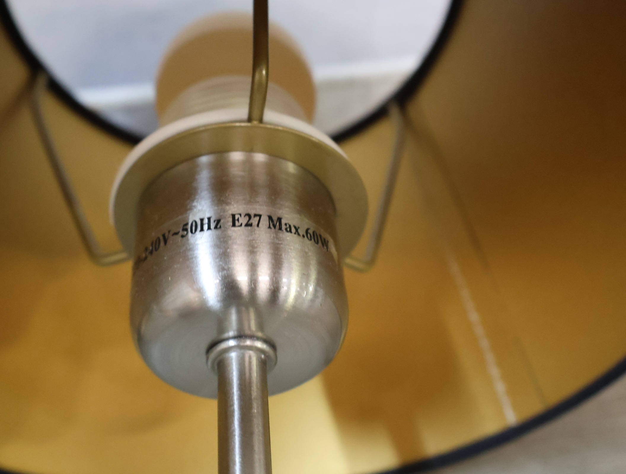 Set van 2 tafellampen met bruine stoffen kap – foto 13 – kavel bij GSD Auctions, Zoeterwoude